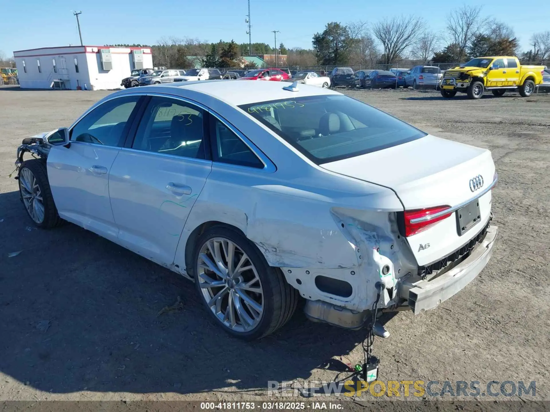 3 fotografías del automóvil dañado WAUM2AF22KN044384 AUDI A6 2019