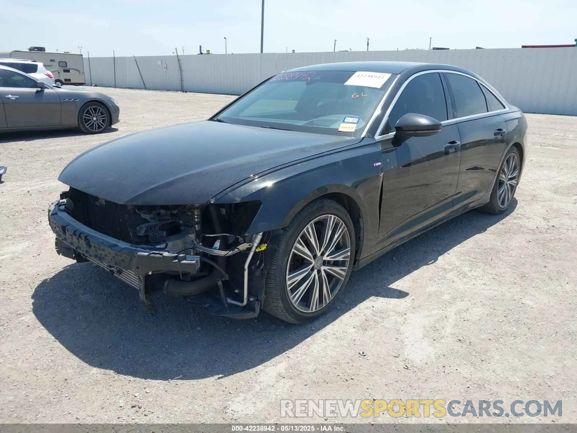 2 fotografías del automóvil dañado WAUM2AF25KN058165 AUDI A6 2019