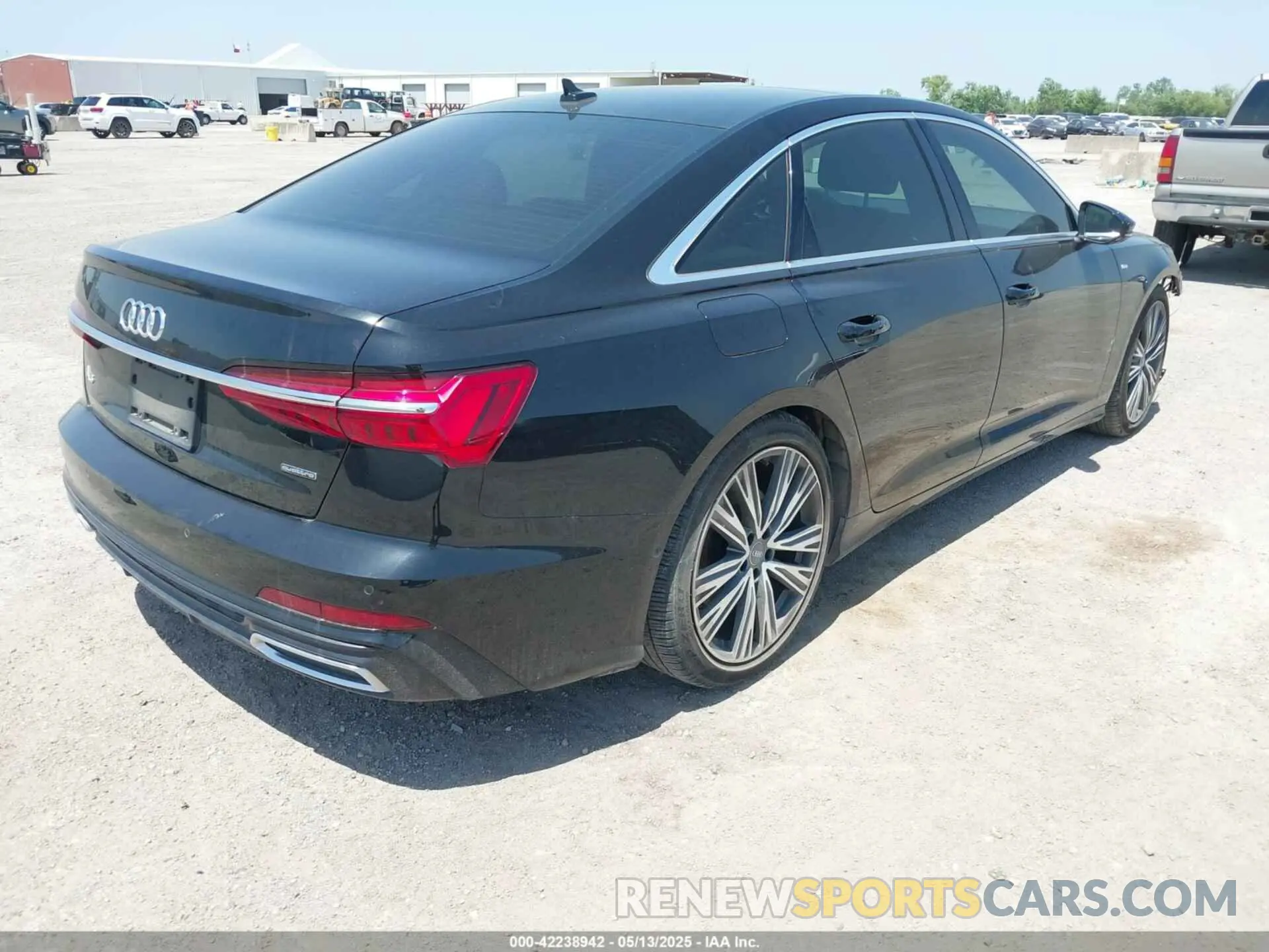 4 fotografías del automóvil dañado WAUM2AF25KN058165 AUDI A6 2019