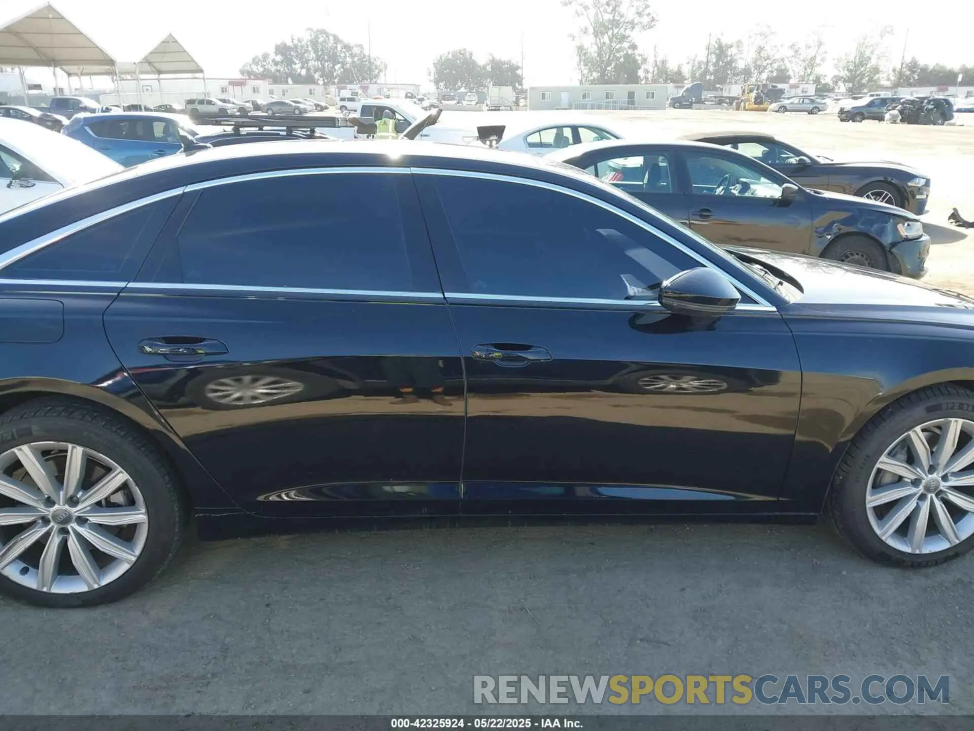 13 fotografías del automóvil dañado WAUD8AF25LN040474 AUDI A6 2020