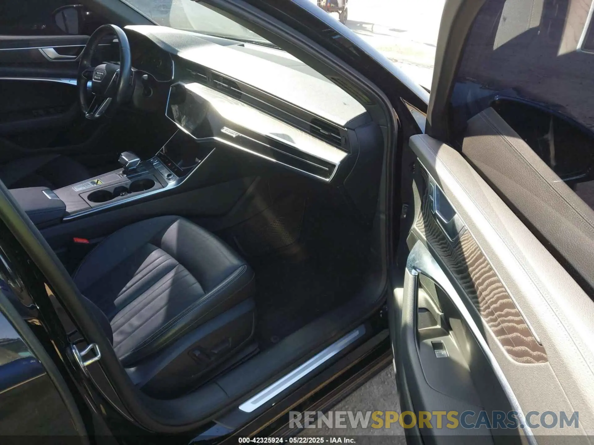 5 fotografías del automóvil dañado WAUD8AF25LN040474 AUDI A6 2020