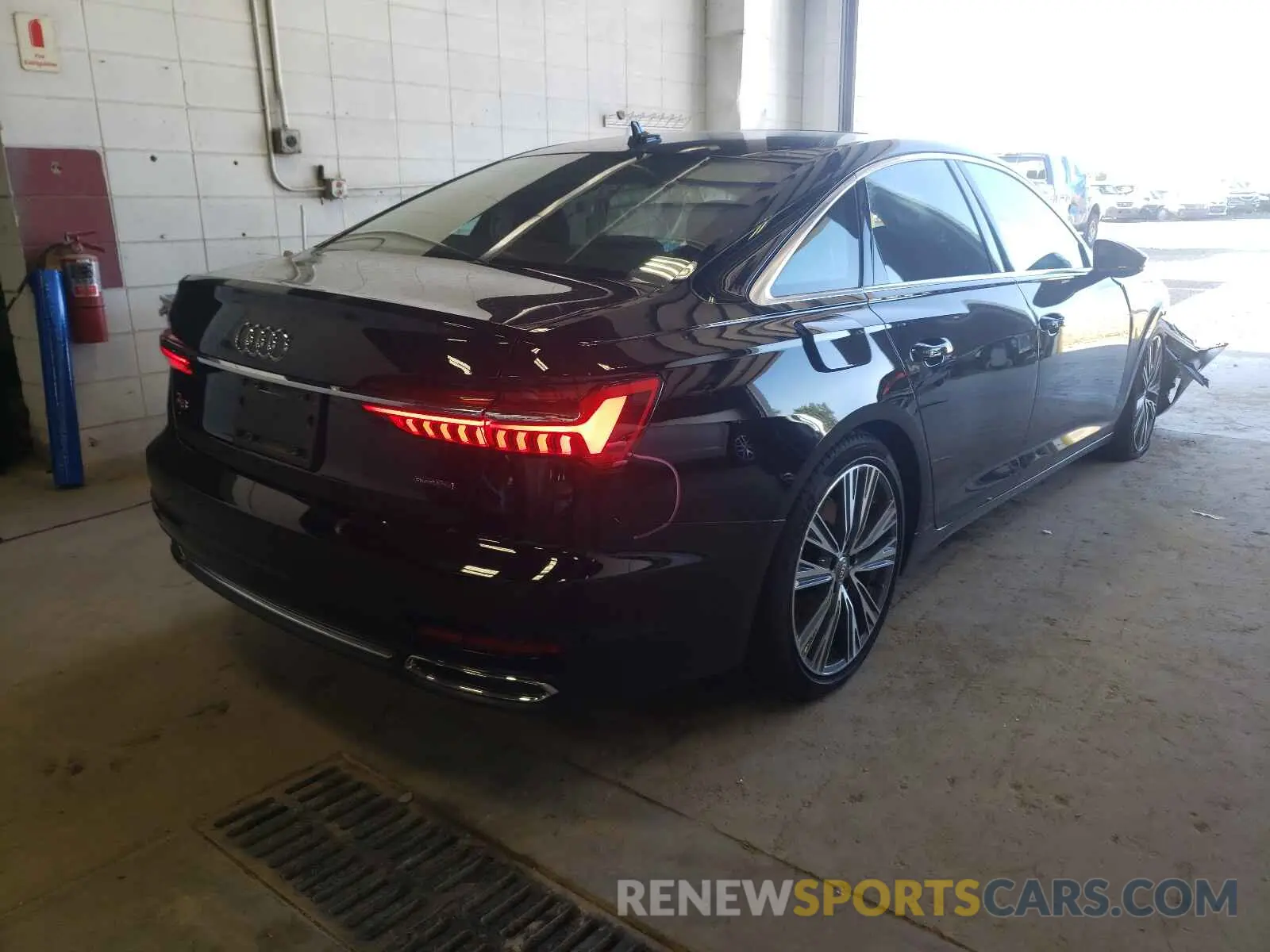 4 fotografías del automóvil dañado WAUD8AF29LN027405 AUDI A6 2020