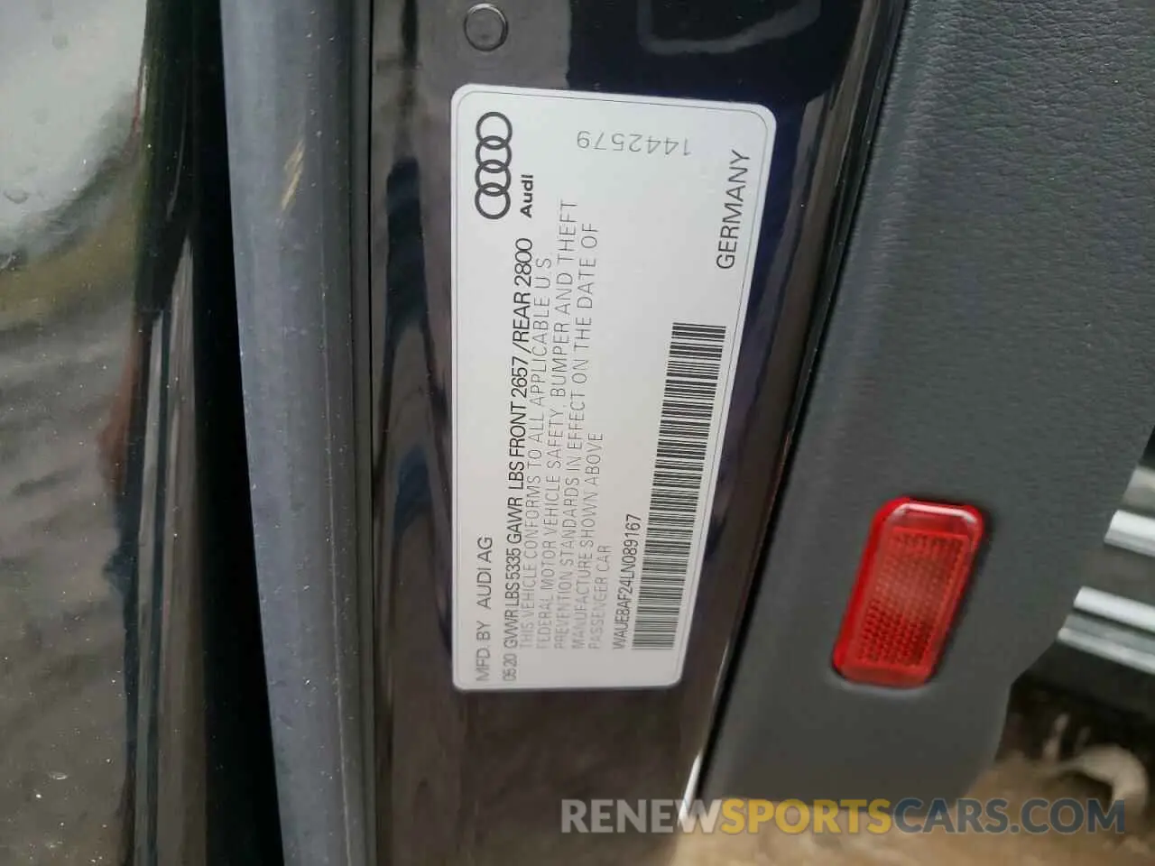 12 fotografías del automóvil dañado WAUE8AF24LN089167 AUDI A6 2020