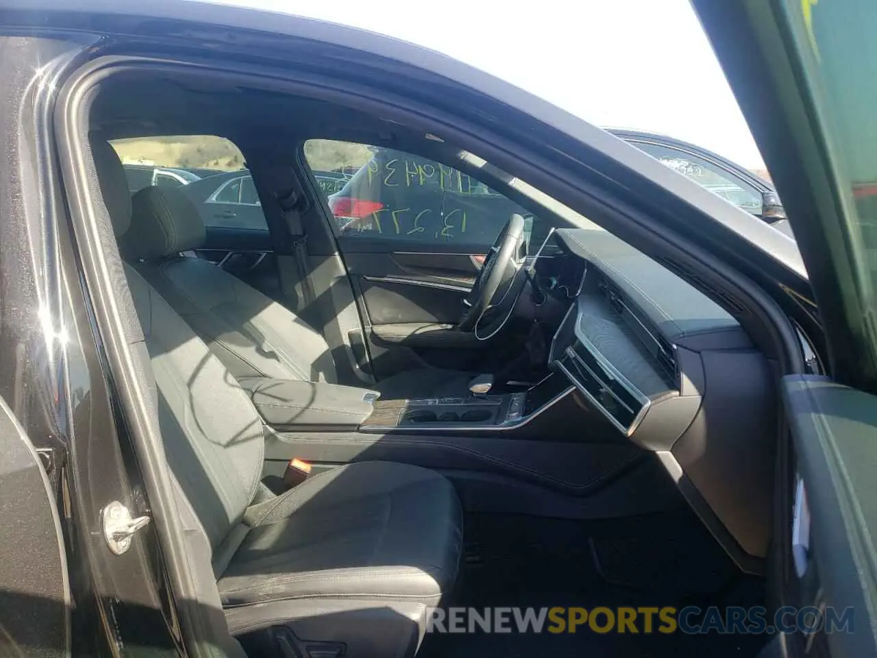 5 fotografías del automóvil dañado WAUE8AF25LN080851 AUDI A6 2020