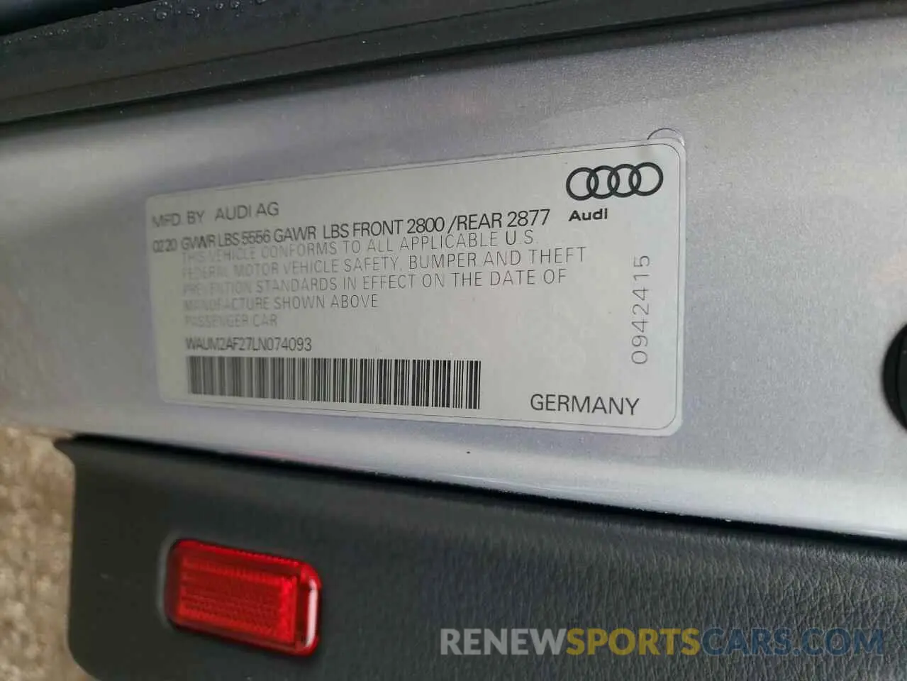 10 fotografías del automóvil dañado WAUM2AF27LN074093 AUDI A6 2020