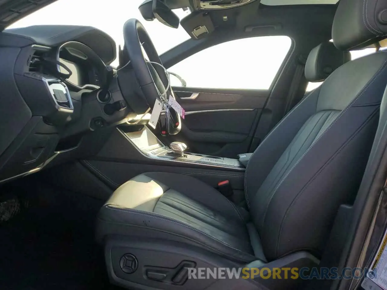 7 fotografías del automóvil dañado WAUE3AF20MN048521 AUDI A6 2021