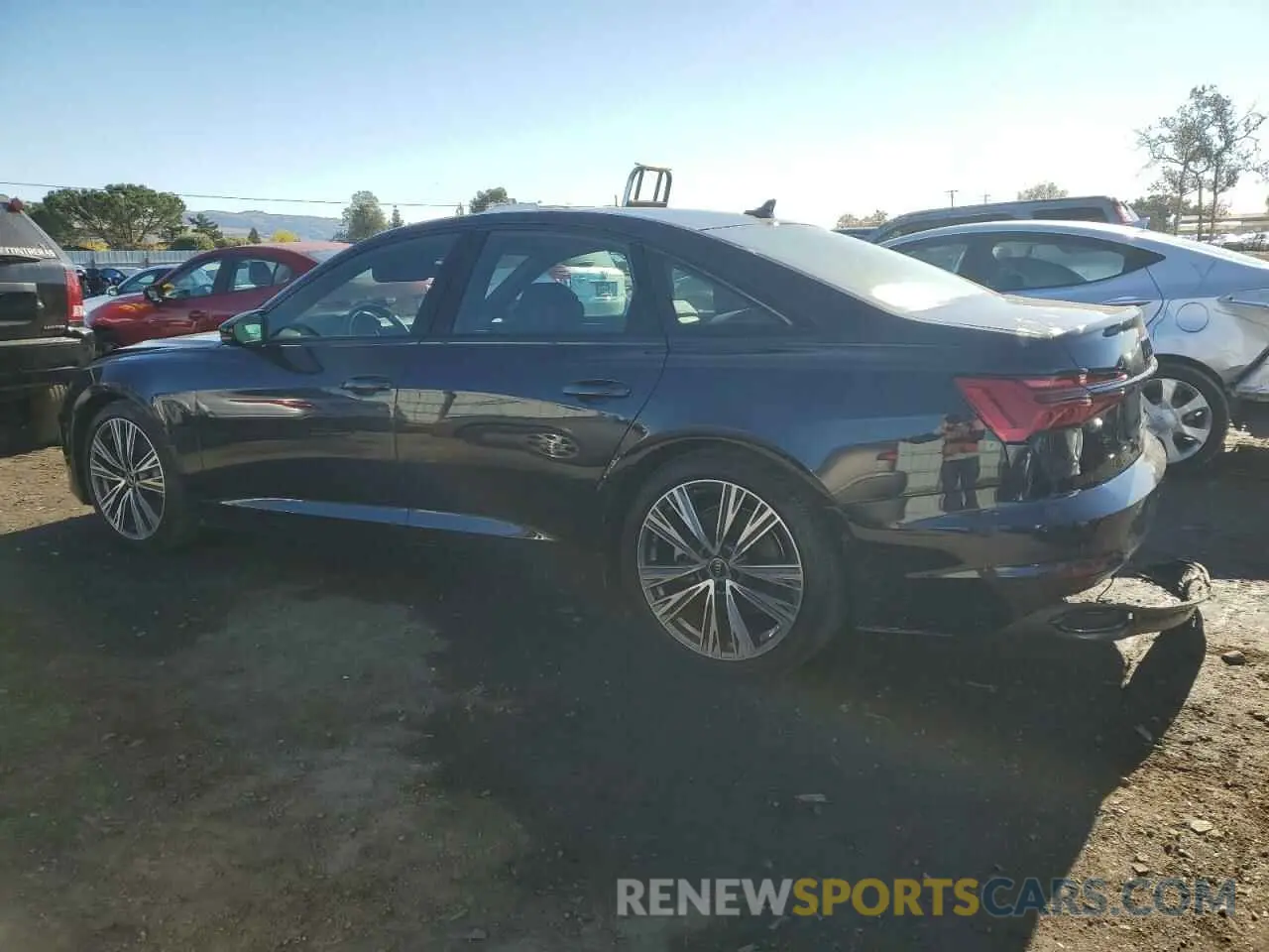 2 fotografías del automóvil dañado WAUE3AF21MN064503 AUDI A6 2021