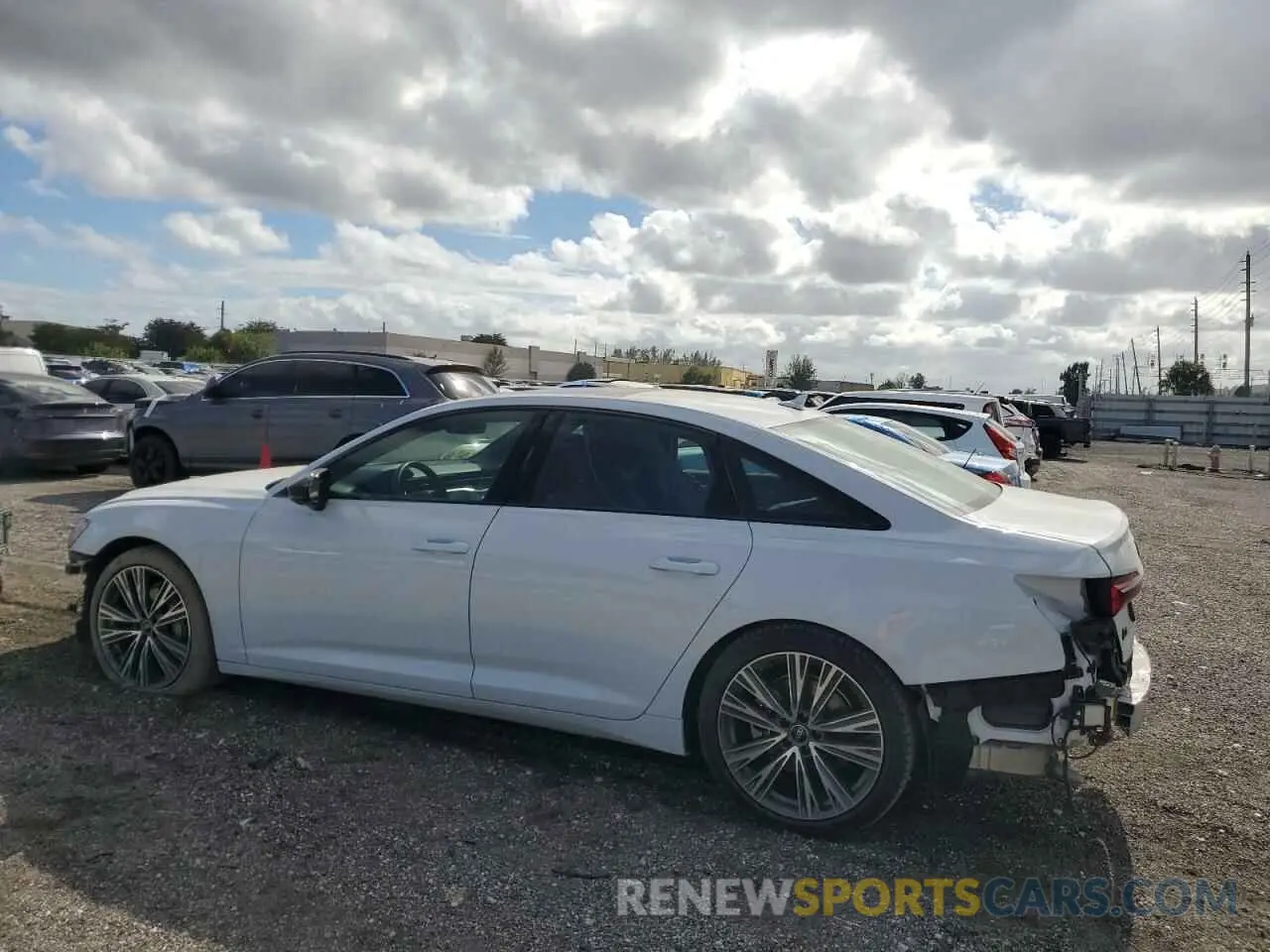 2 fotografías del automóvil dañado WAUE3AF24MN102032 AUDI A6 2021
