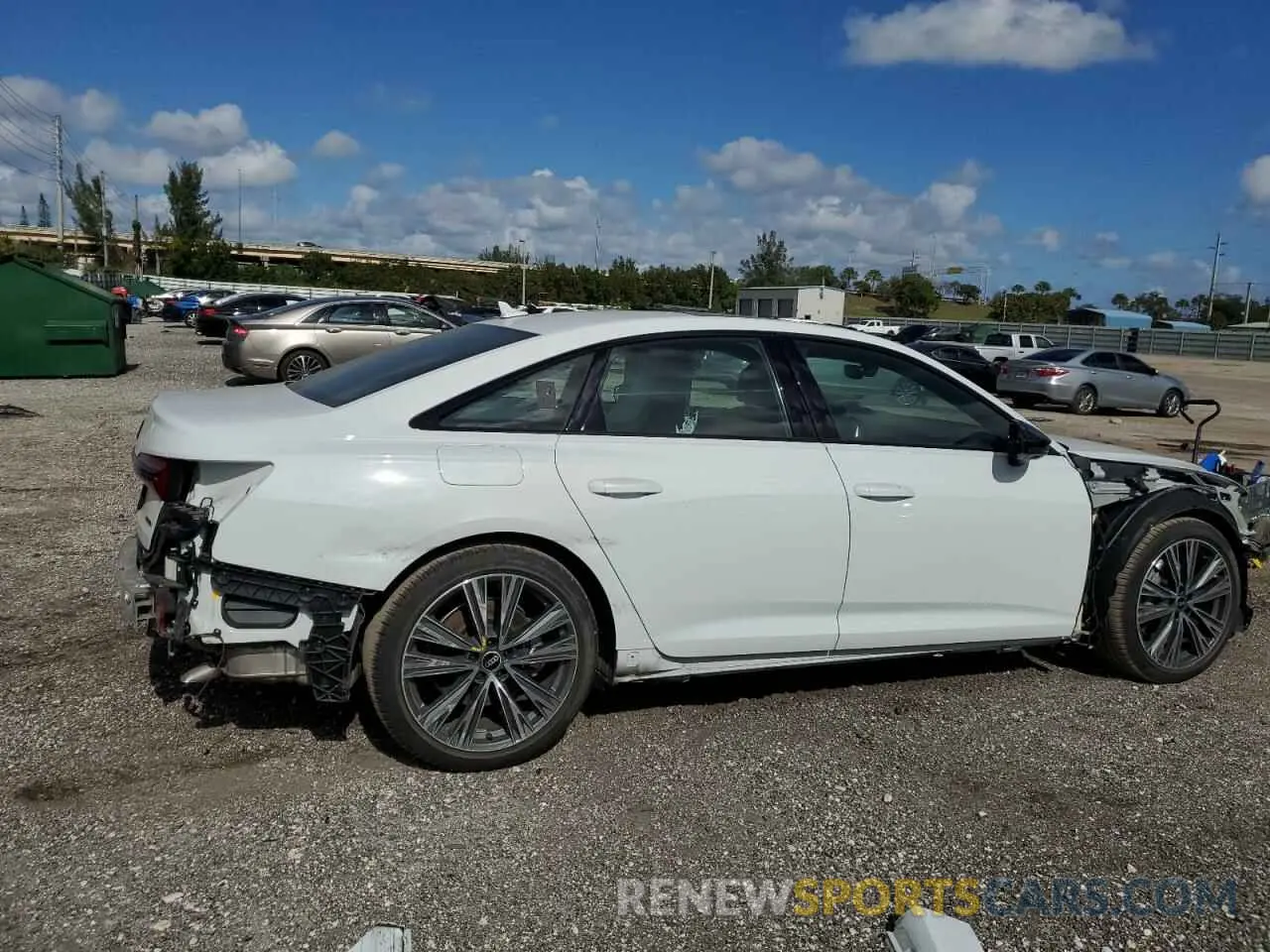 3 fotografías del automóvil dañado WAUE3AF24MN102032 AUDI A6 2021
