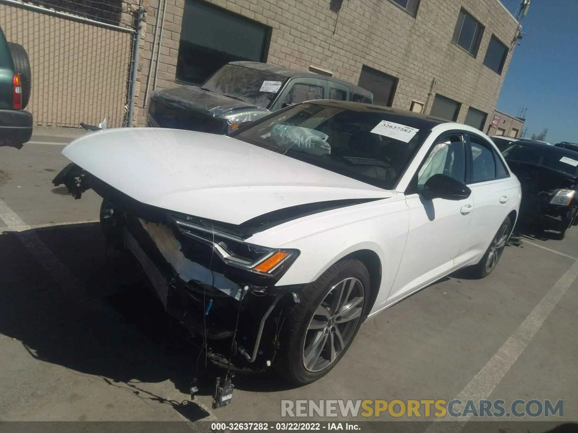 2 fotografías del automóvil dañado WAUE3AF25MN066223 AUDI A6 2021