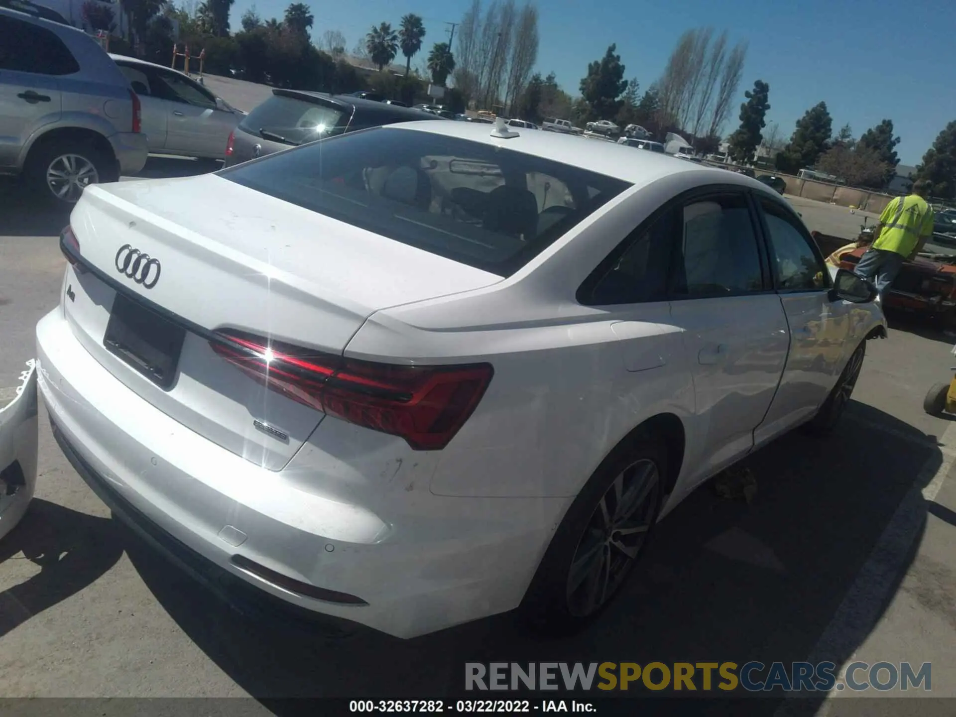 4 fotografías del automóvil dañado WAUE3AF25MN066223 AUDI A6 2021