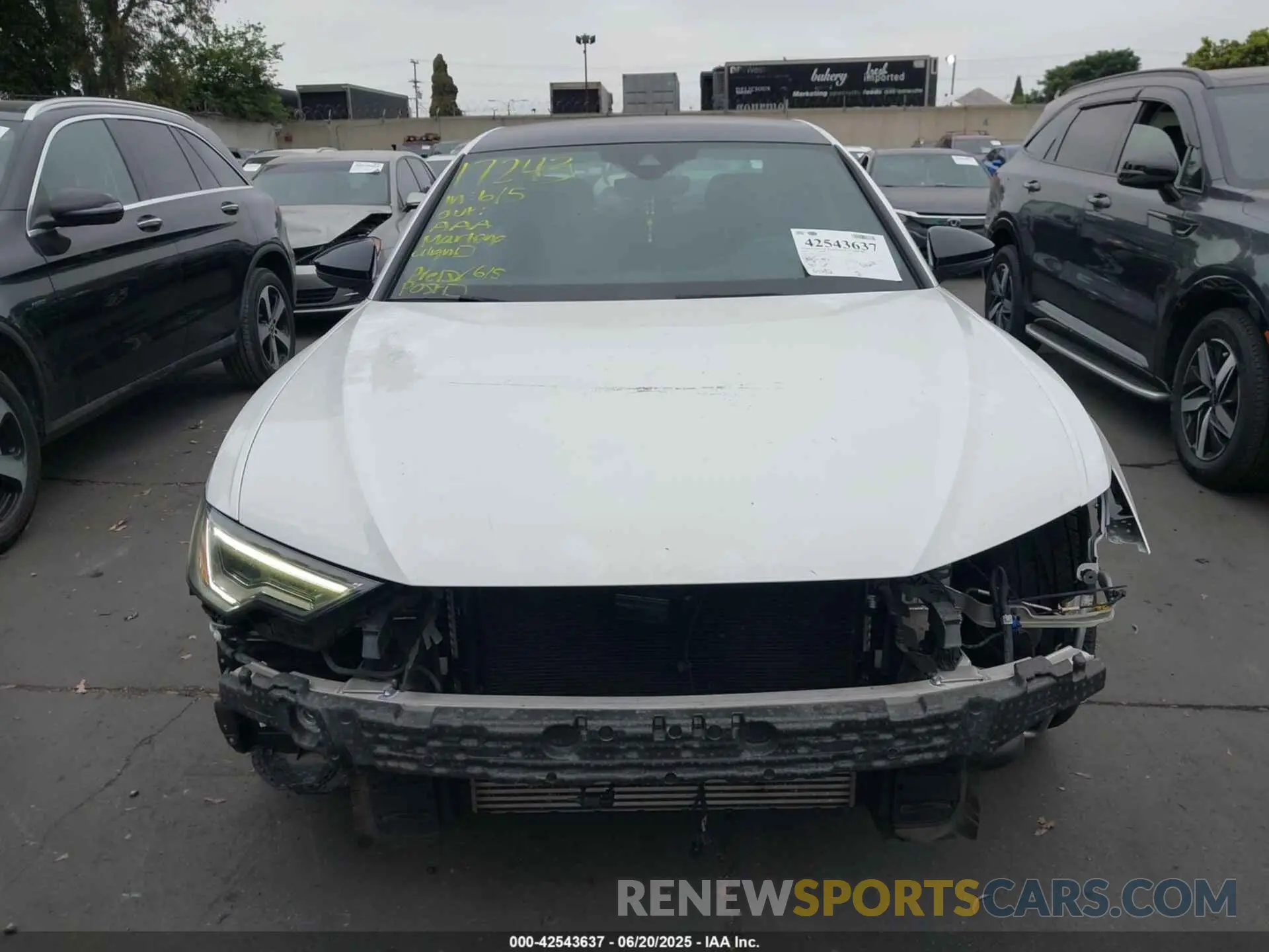 13 fotografías del automóvil dañado WAUE3AF27MN067955 AUDI A6 2021