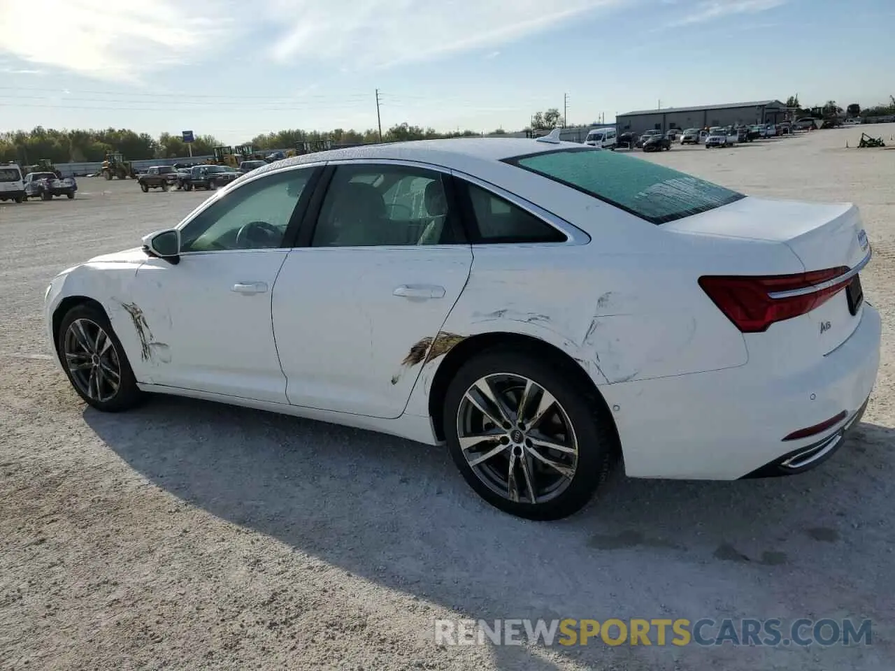 2 fotografías del automóvil dañado WAUE8AF24MN031836 AUDI A6 2021