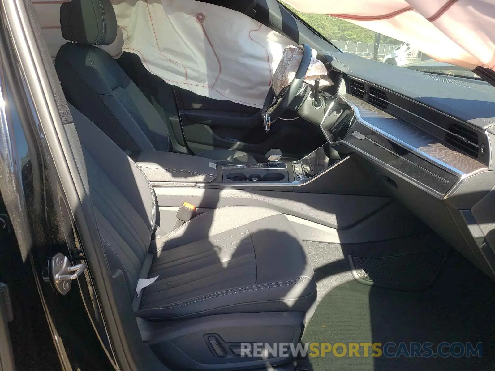 5 fotografías del automóvil dañado WAUK2AF20MN036939 AUDI A6 2021
