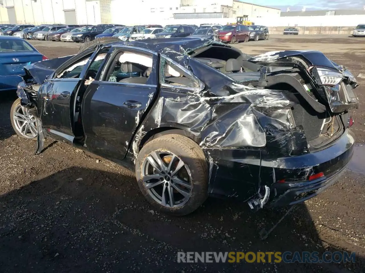 2 fotografías del automóvil dañado WAUL2AF24MN042103 AUDI A6 2021