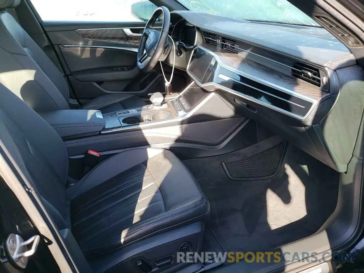 5 fotografías del automóvil dañado WAUE3BF22NN063447 AUDI A6 2022