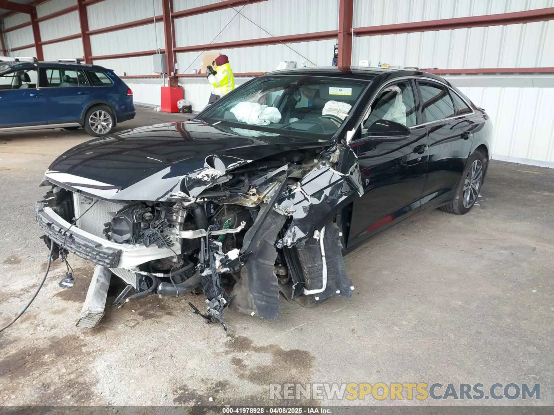 2 fotografías del automóvil dañado WAUM2BF23NN052875 AUDI A6 2022