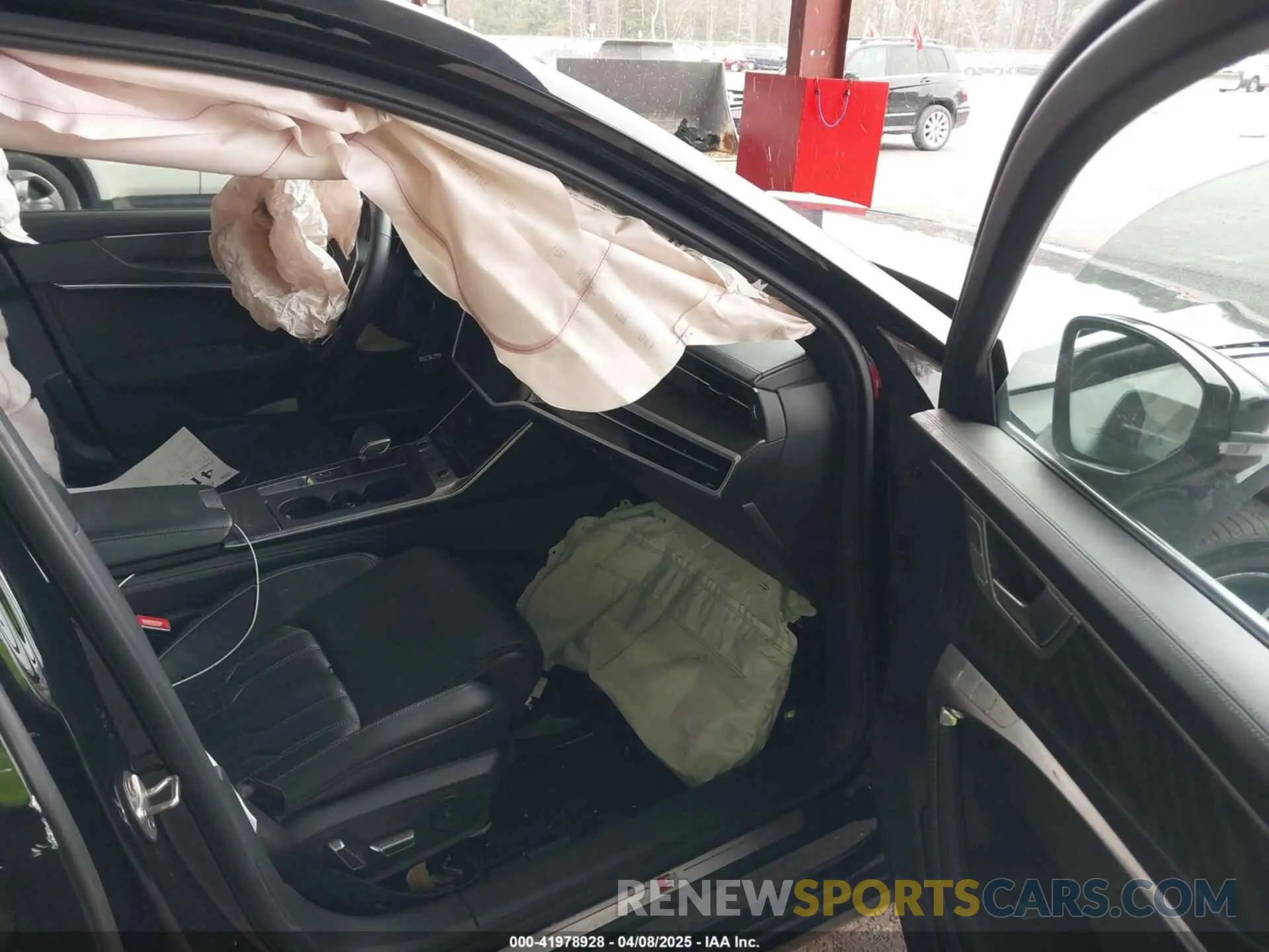 5 fotografías del automóvil dañado WAUM2BF23NN052875 AUDI A6 2022