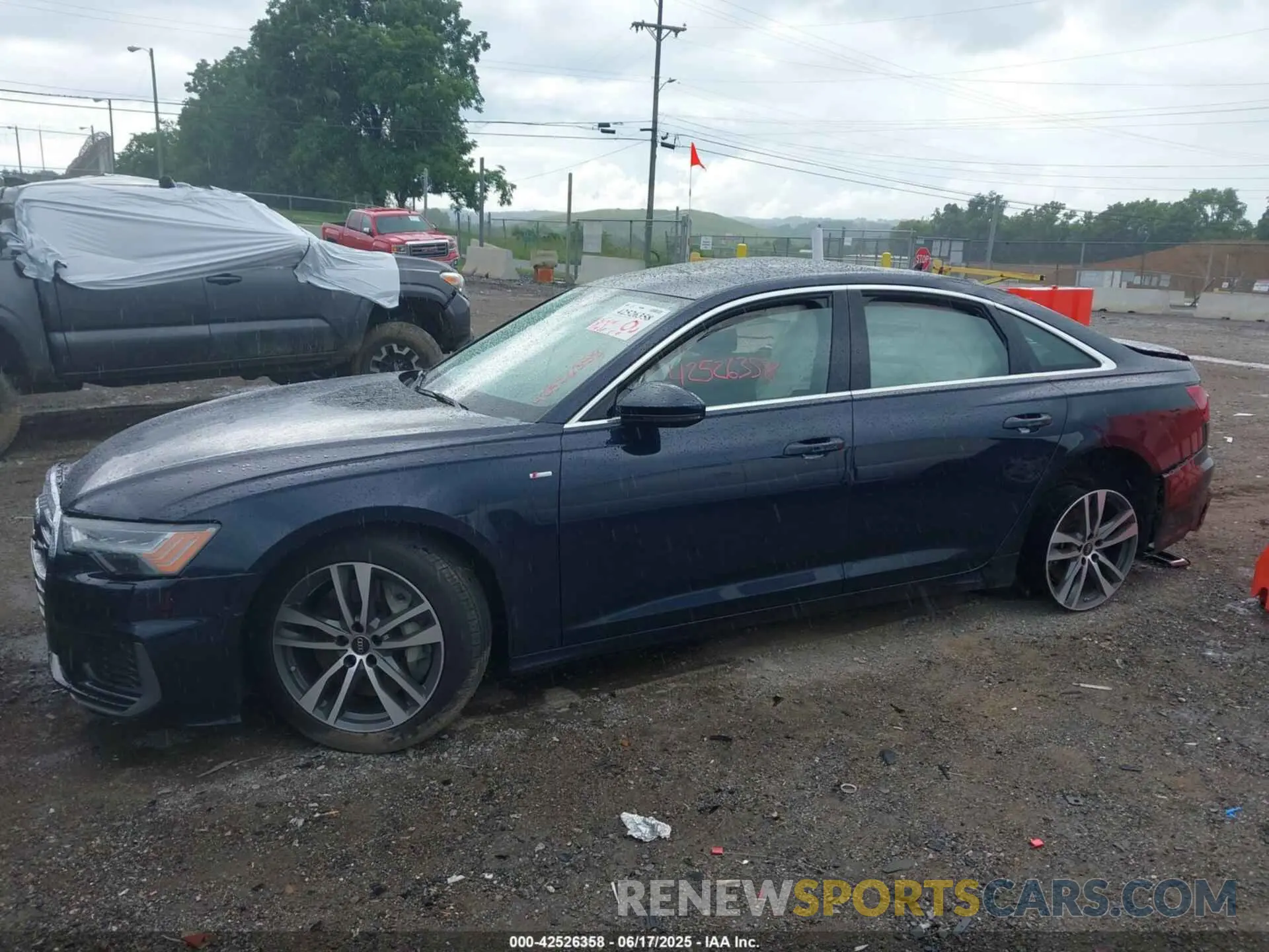 13 fotografías del automóvil dañado WAUM2BF28NN023744 AUDI A6 2022