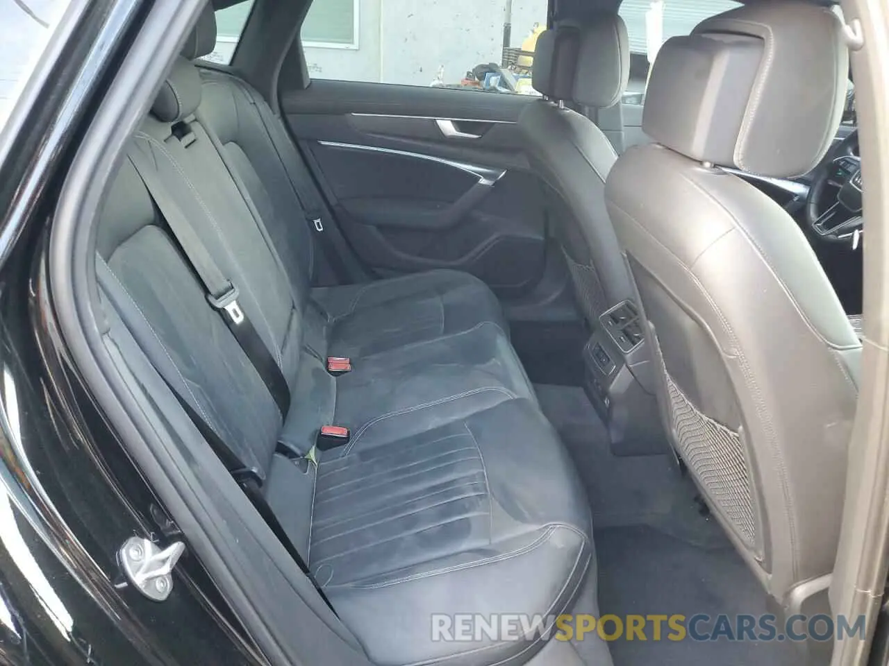 10 fotografías del automóvil dañado WAUD3BF20PN031935 AUDI A6 2023