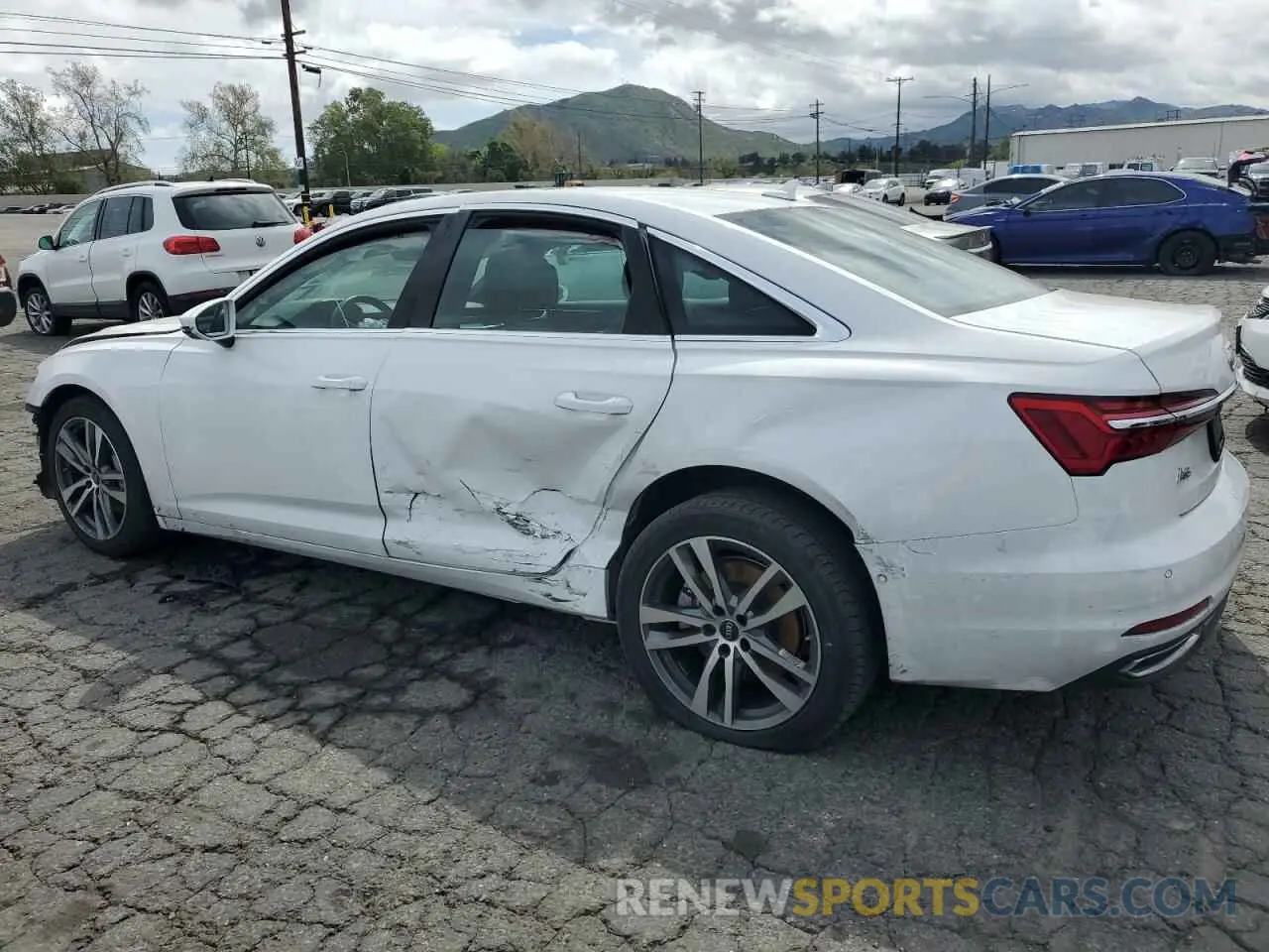 2 fotografías del automóvil dañado WAUD3BF2XPN018657 AUDI A6 2023