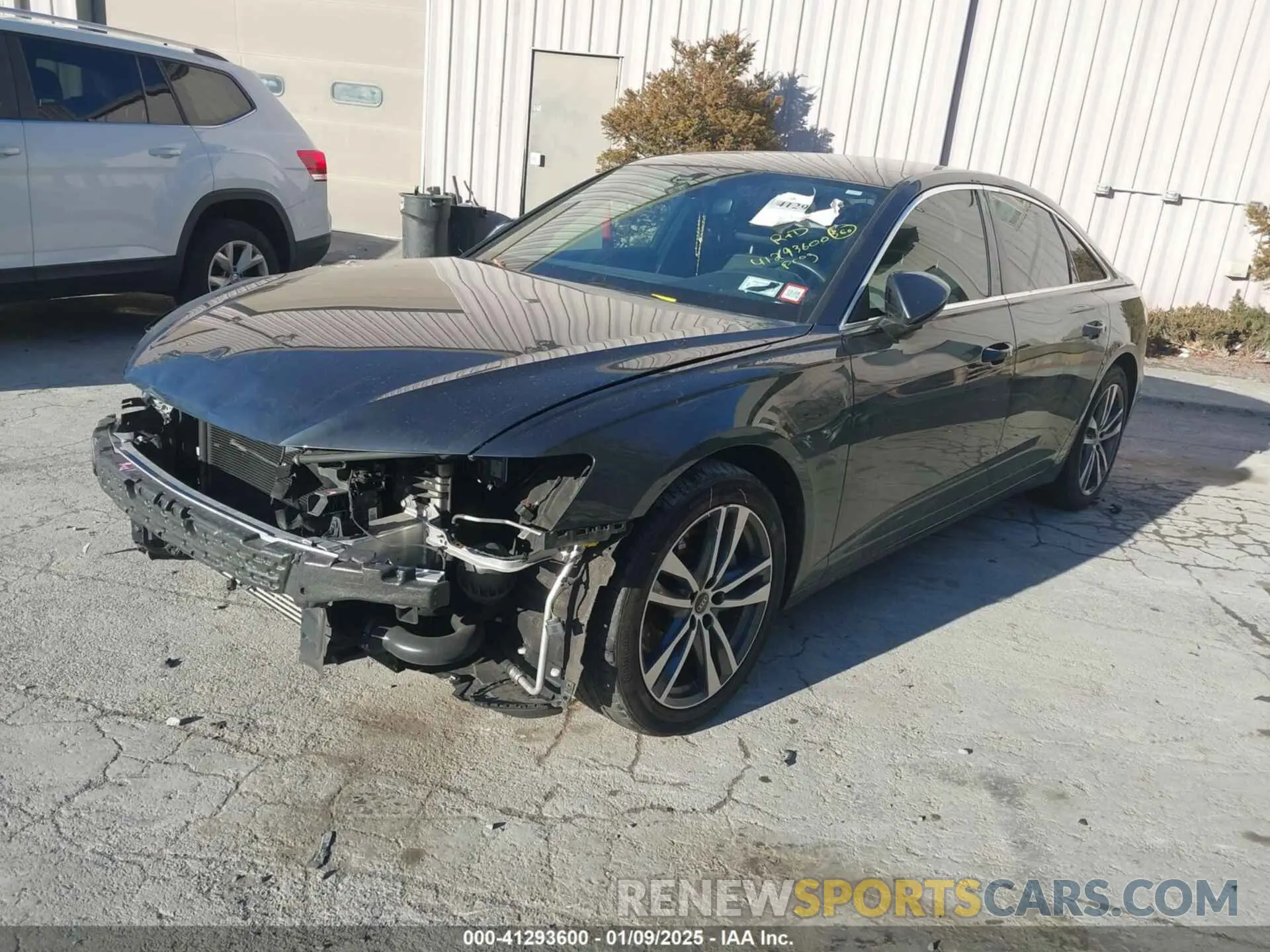2 fotografías del automóvil dañado WAUE3BF25PN011569 AUDI A6 2023