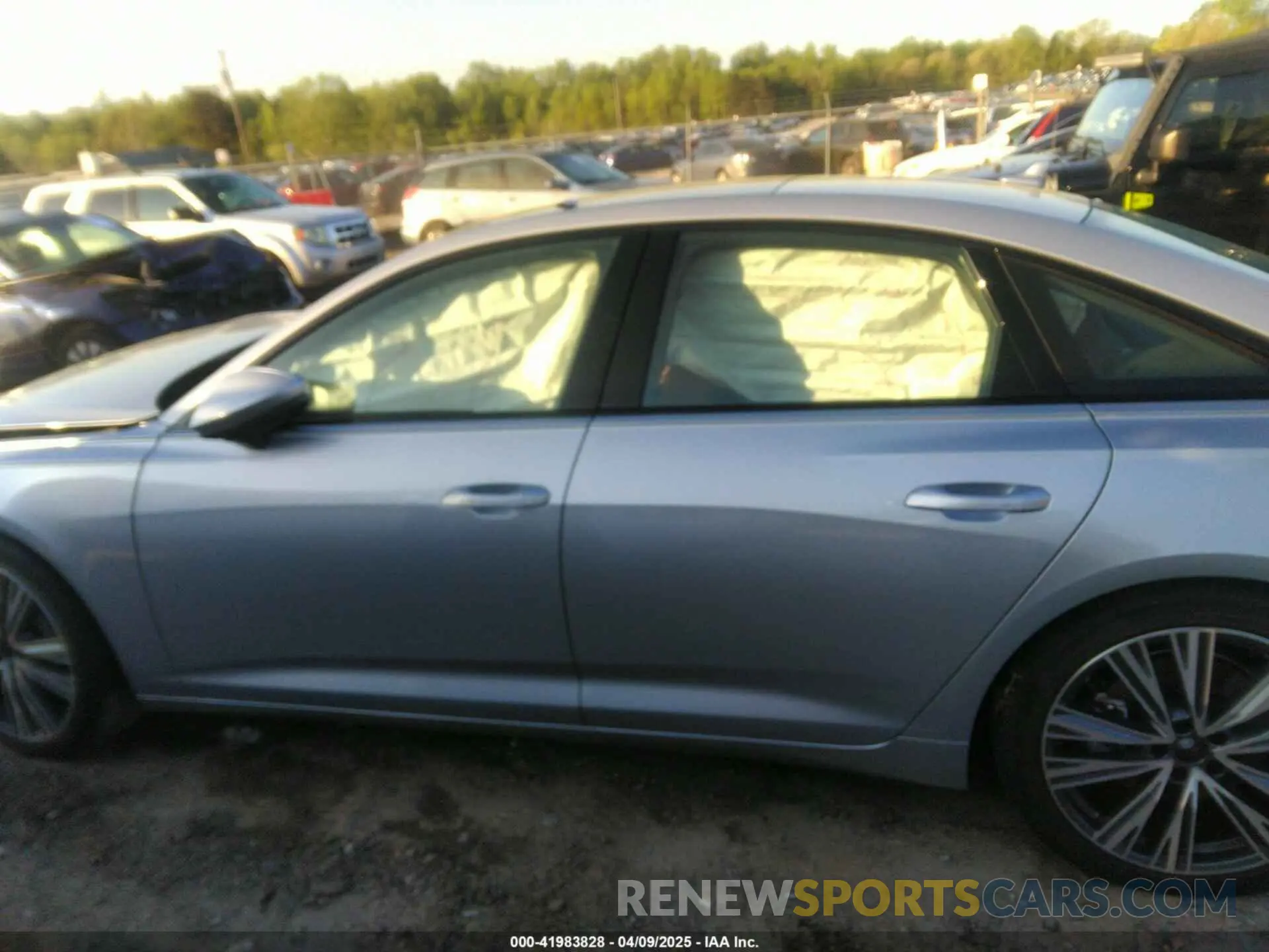 14 fotografías del automóvil dañado WAUE3BF20RN032509 AUDI A6 2024