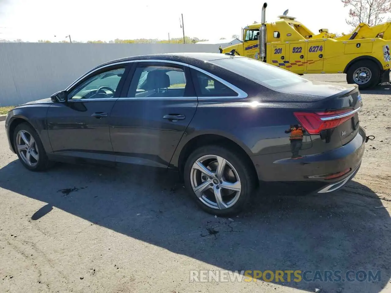 2 fotografías del automóvil dañado WAUE3BF20RN042781 AUDI A6 2024