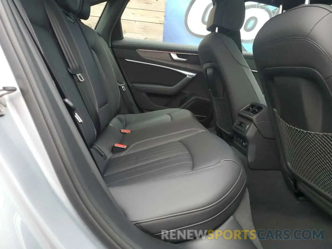 10 fotografías del automóvil dañado WAUE3BF24RN036143 AUDI A6 2024