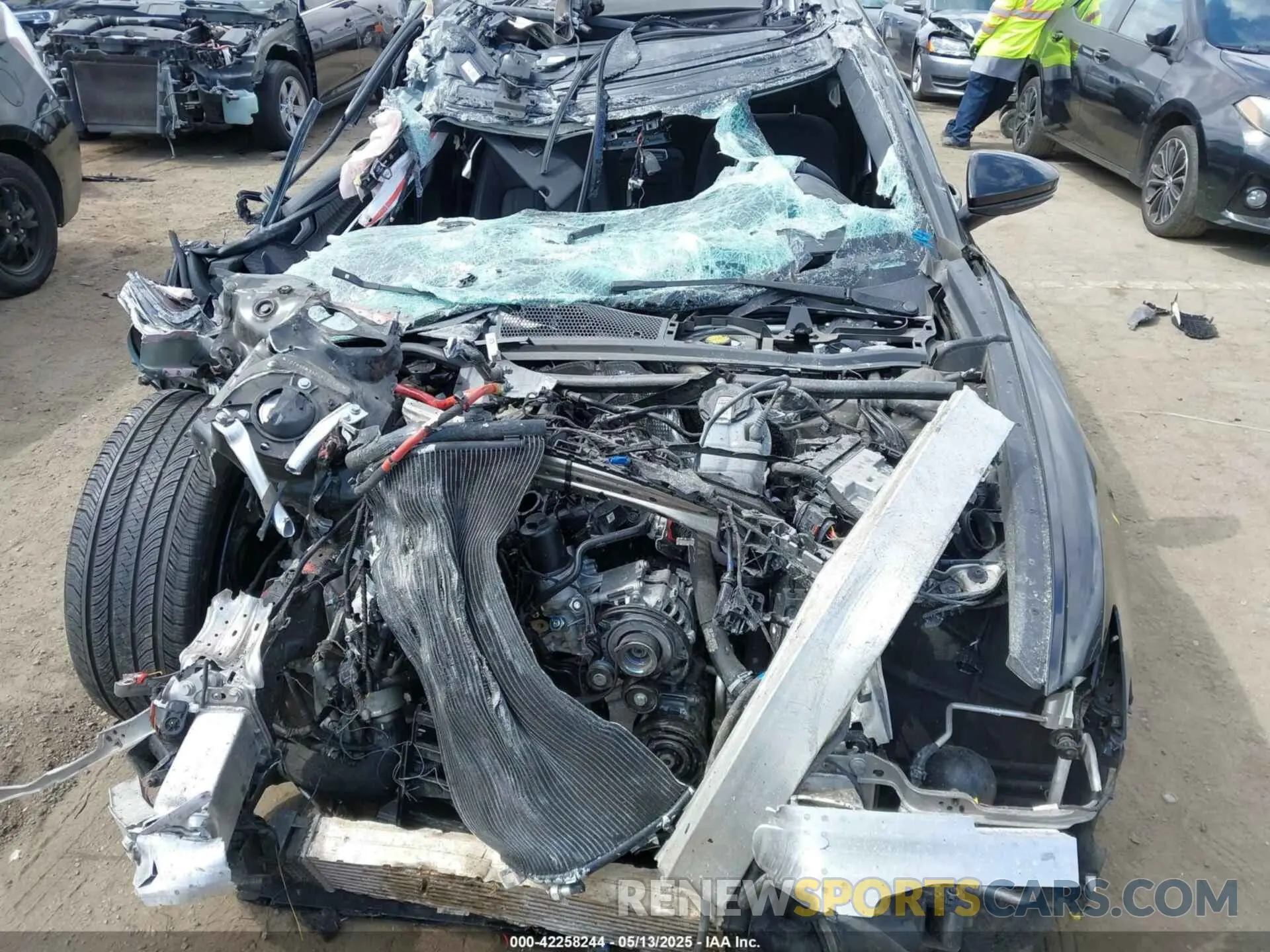 16 fotografías del automóvil dañado WAUE3BF25RN058281 AUDI A6 2024