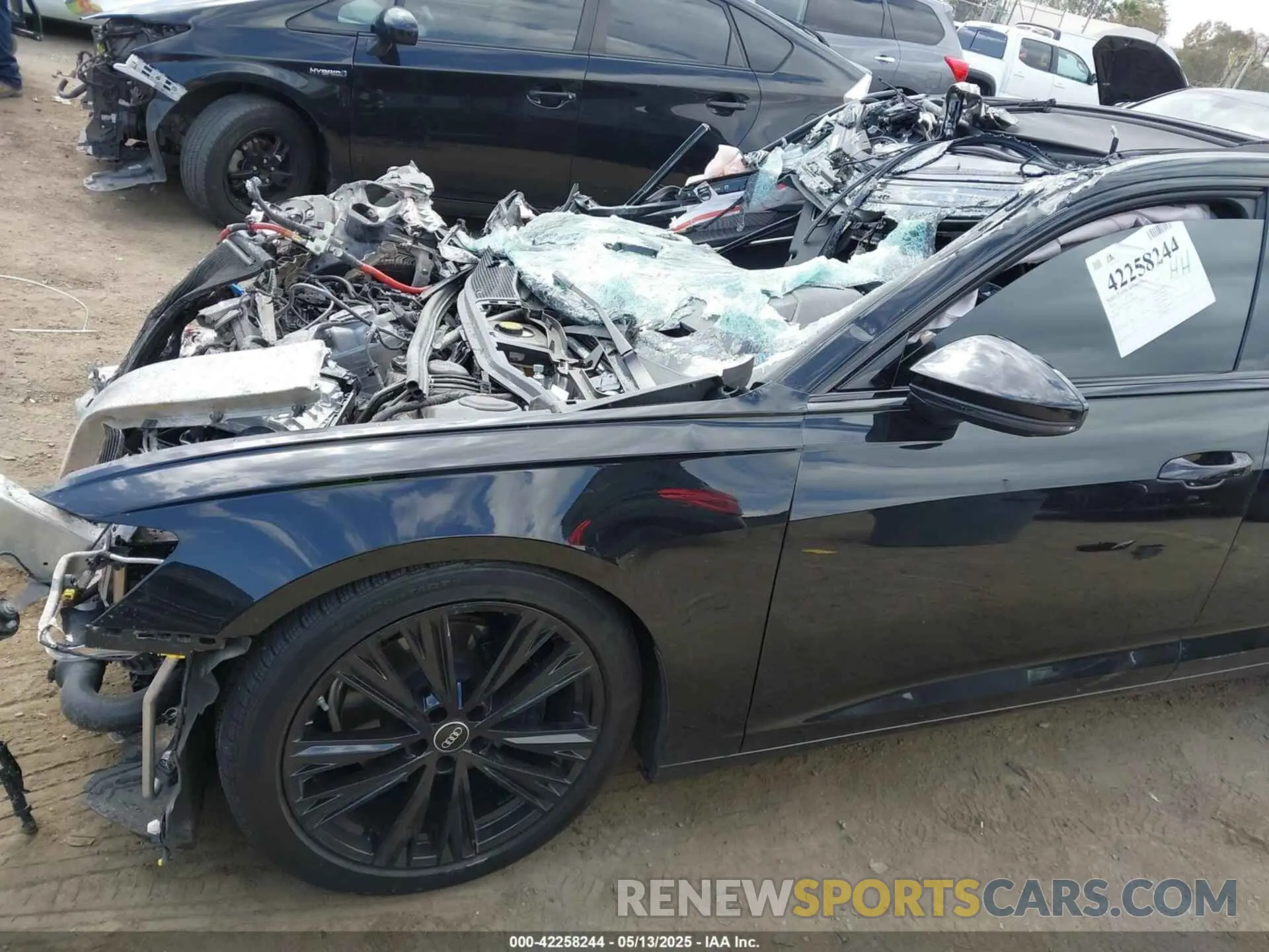 17 fotografías del automóvil dañado WAUE3BF25RN058281 AUDI A6 2024