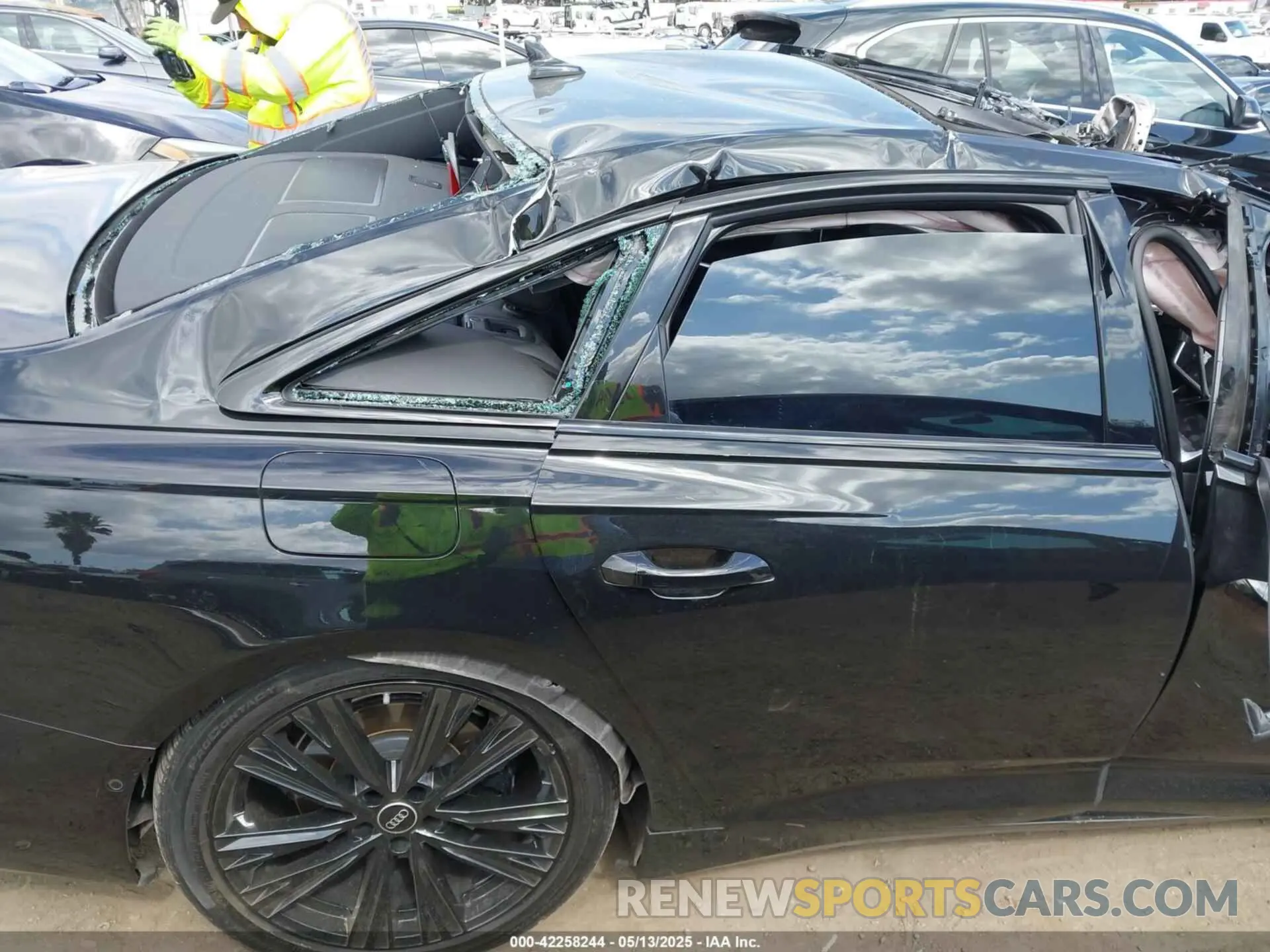 18 fotografías del automóvil dañado WAUE3BF25RN058281 AUDI A6 2024