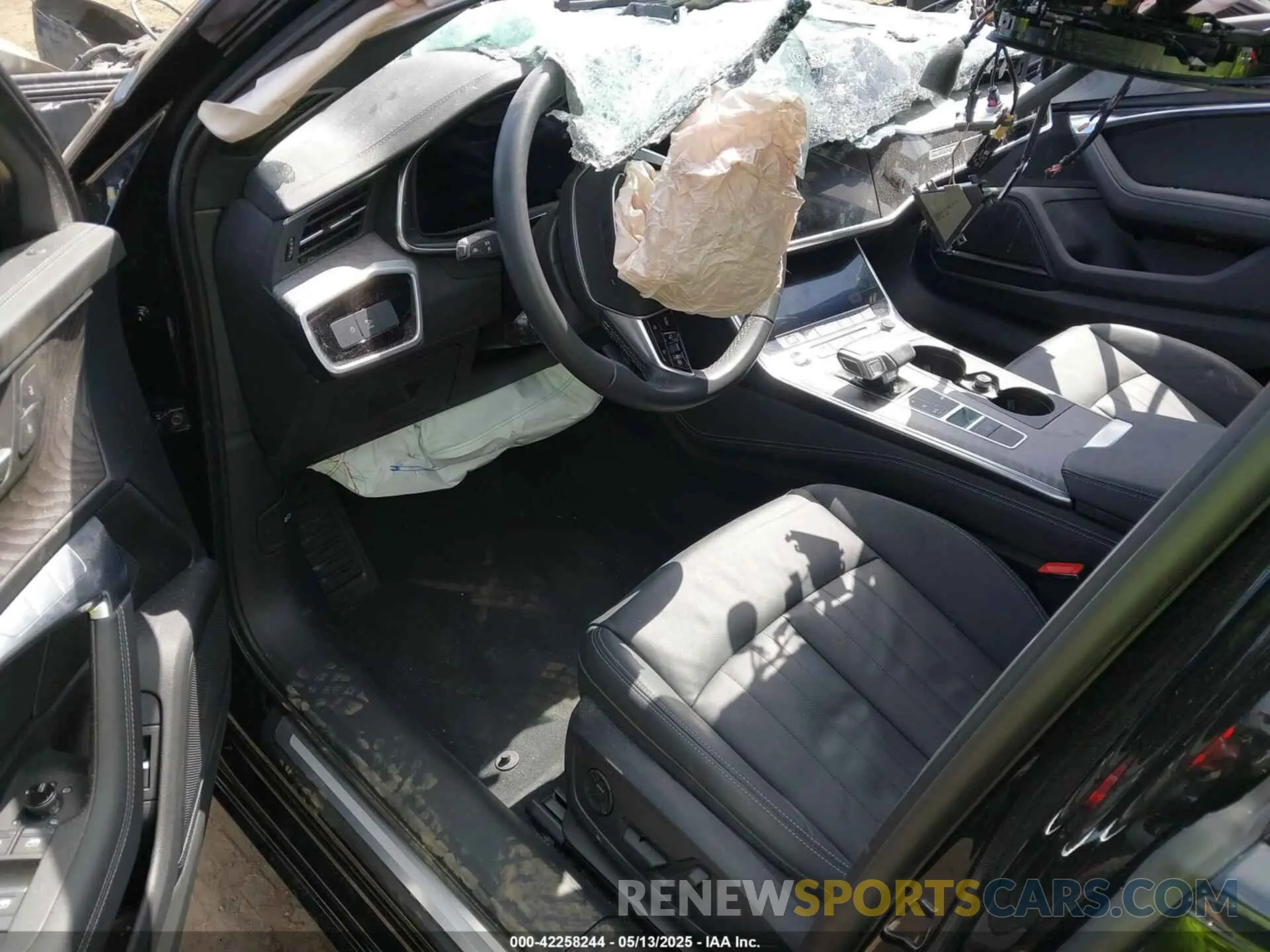 5 fotografías del automóvil dañado WAUE3BF25RN058281 AUDI A6 2024