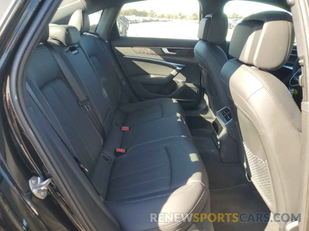 10 fotografías del automóvil dañado WAUE3BF2XRN036647 AUDI A6 2024