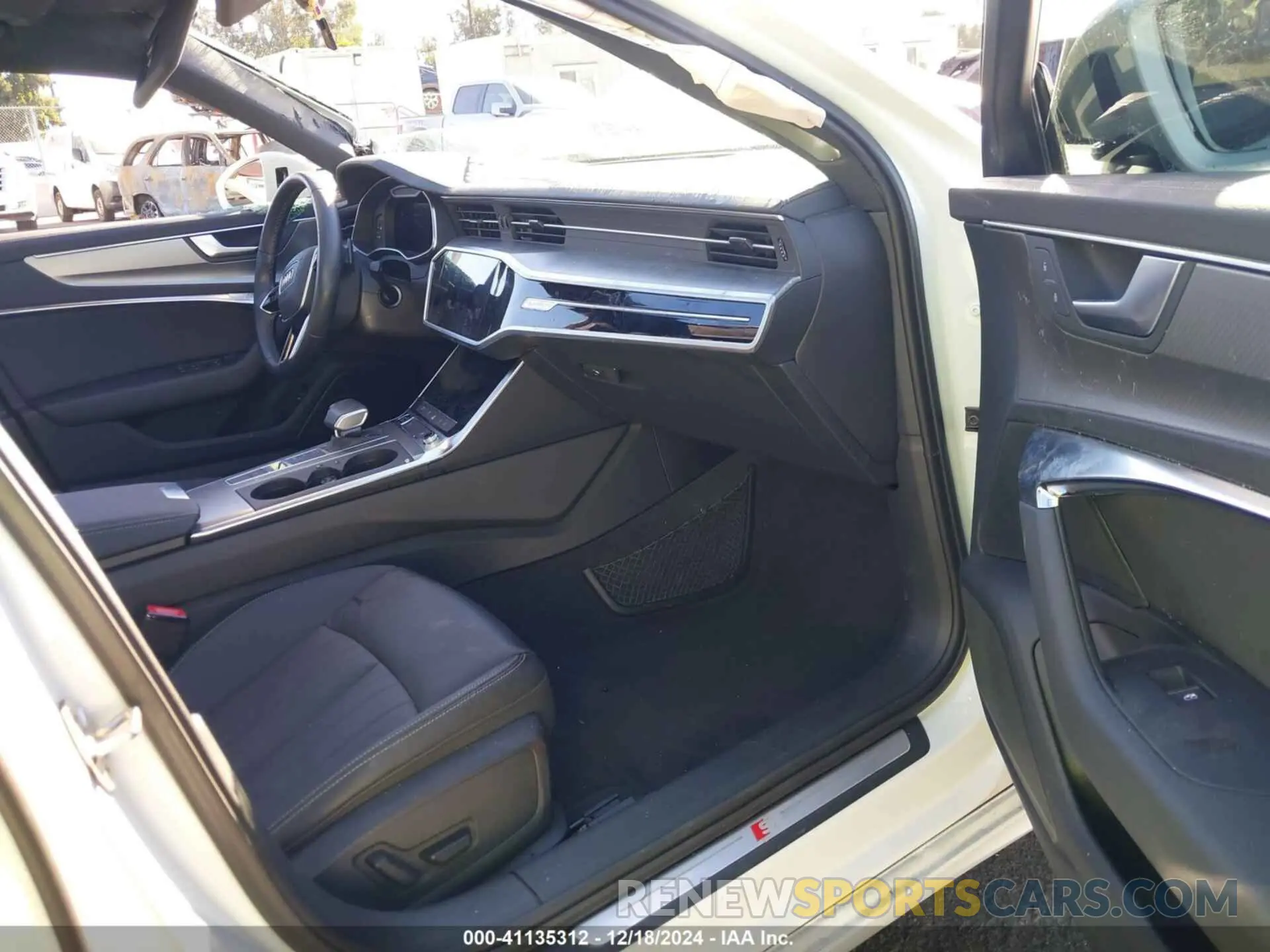 5 fotografías del automóvil dañado WAUK3BF29RN045035 AUDI A6 2024