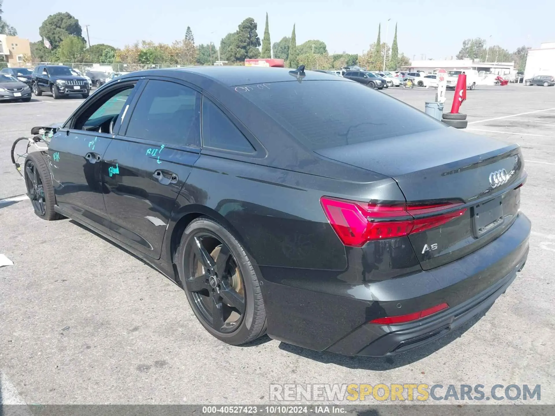 3 fotografías del automóvil dañado WAUL2AF20MN088821 AUDI A6 SEDAN 2021
