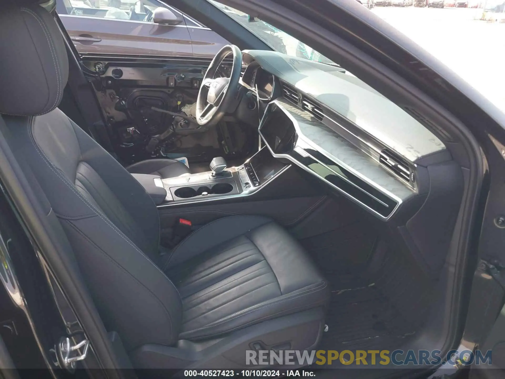 5 fotografías del automóvil dañado WAUL2AF20MN088821 AUDI A6 SEDAN 2021