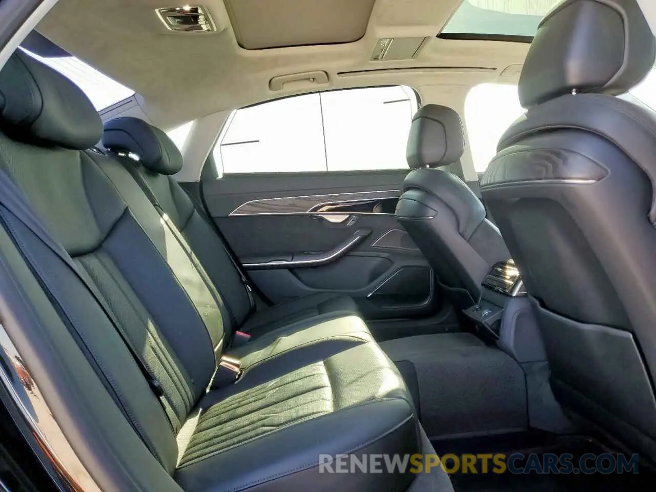 10 fotografías del automóvil dañado WAU8DAF80KN011030 AUDI A8 2019