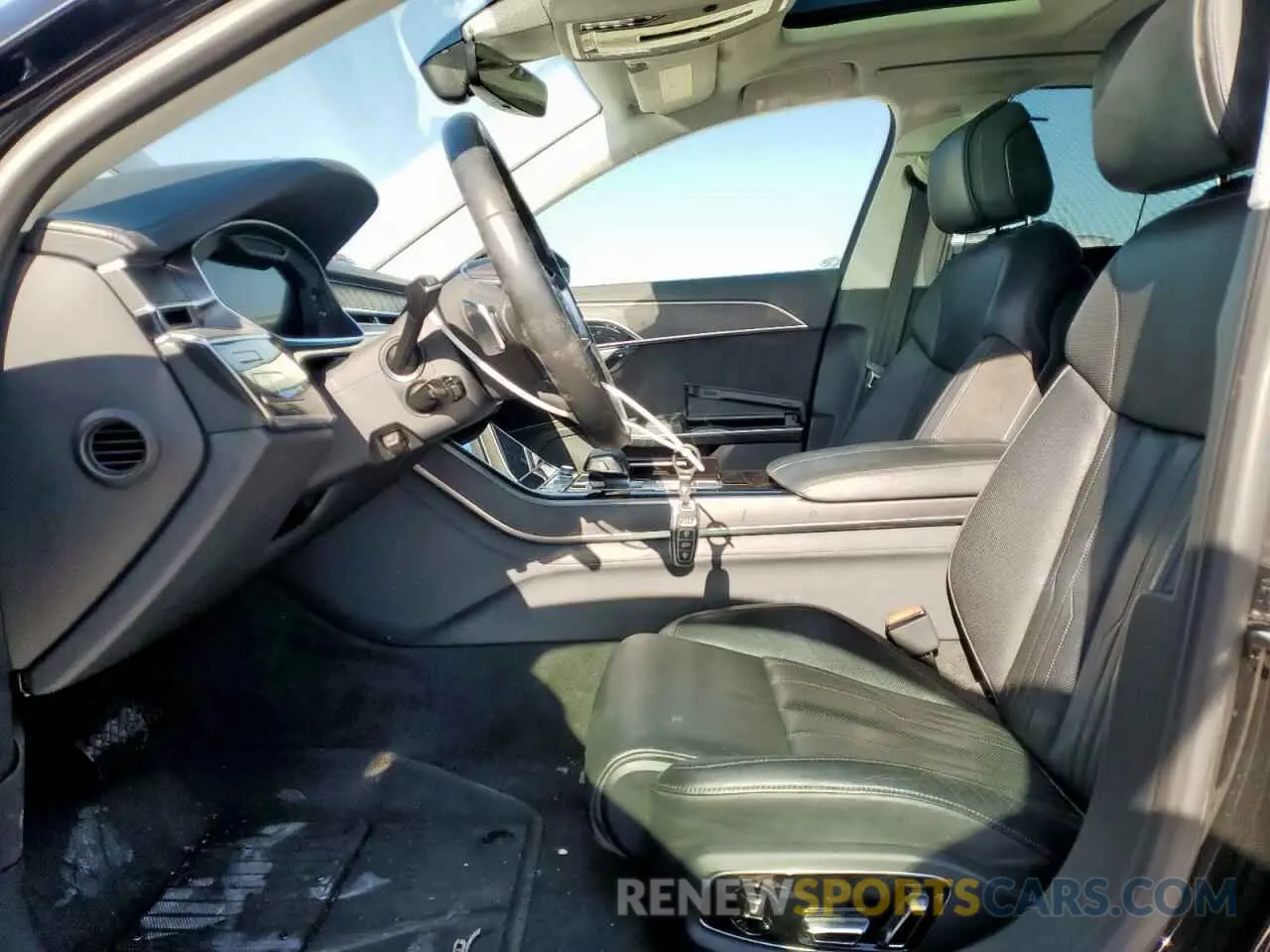 7 fotografías del automóvil dañado WAU8DAF80KN011030 AUDI A8 2019