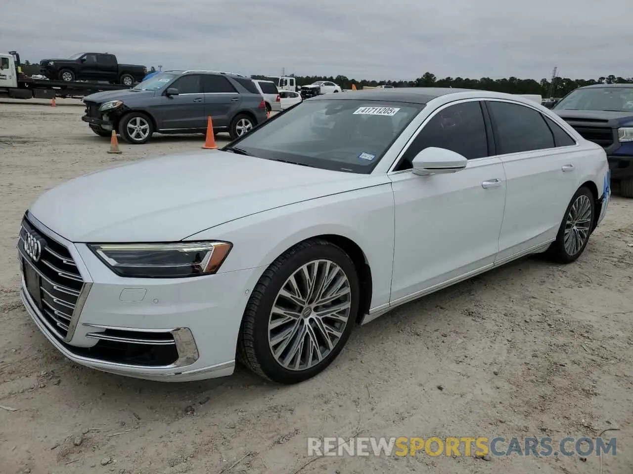 1 fotografías del automóvil dañado WAU8DAF82KN014043 AUDI A8 2019