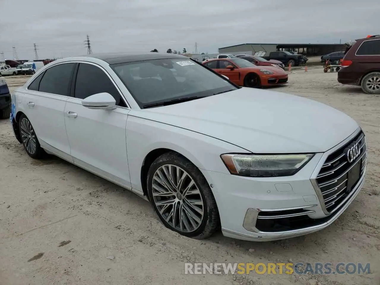4 fotografías del automóvil dañado WAU8DAF82KN014043 AUDI A8 2019