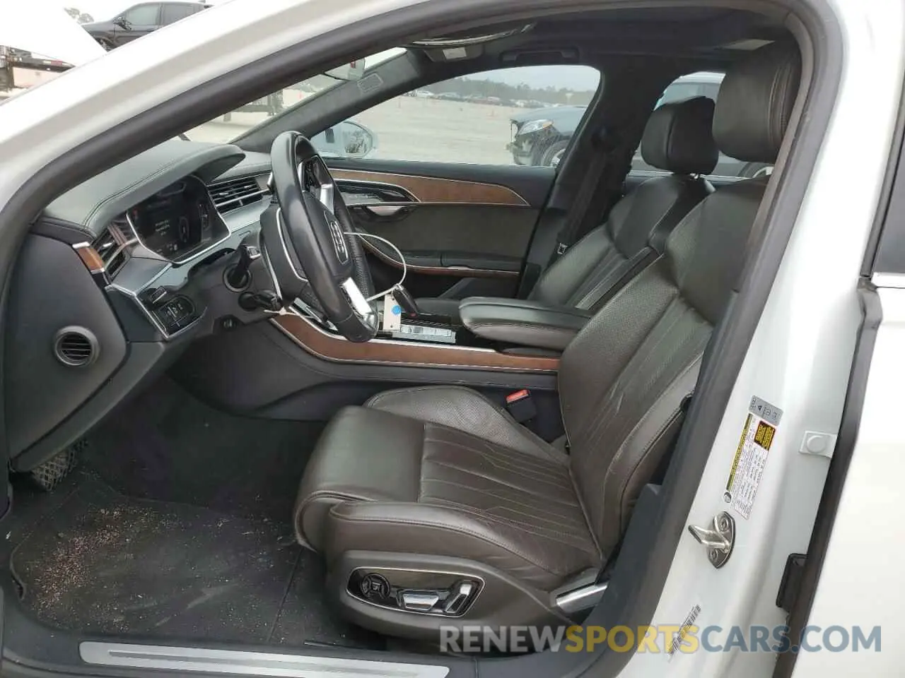 7 fotografías del automóvil dañado WAU8DAF82KN014043 AUDI A8 2019