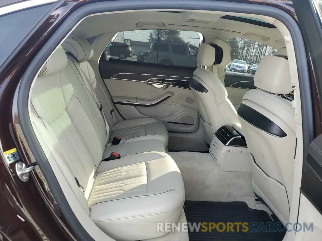 10 fotografías del automóvil dañado WAU8DAF83KN014441 AUDI A8 2019