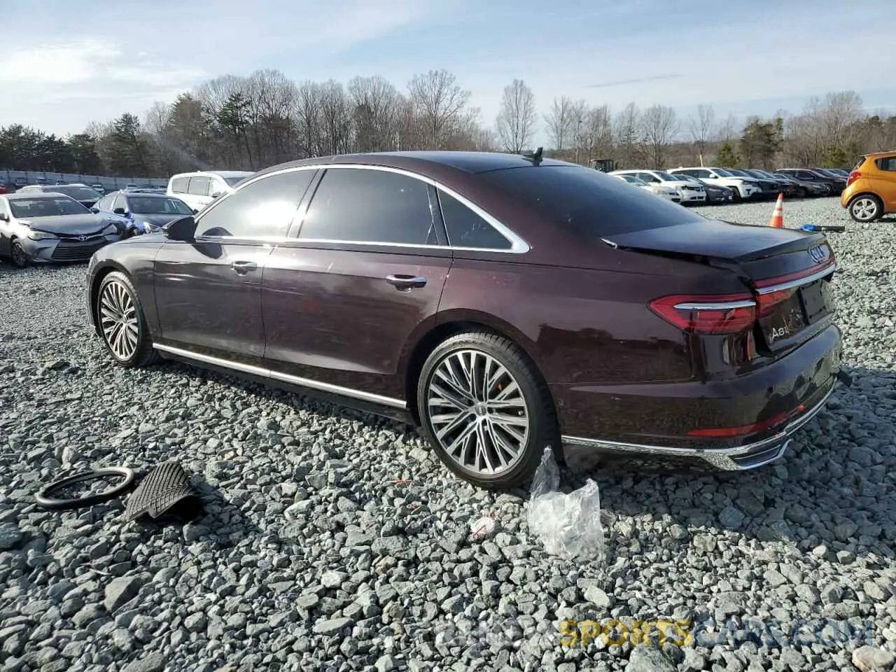 2 fotografías del automóvil dañado WAU8DAF83KN014441 AUDI A8 2019