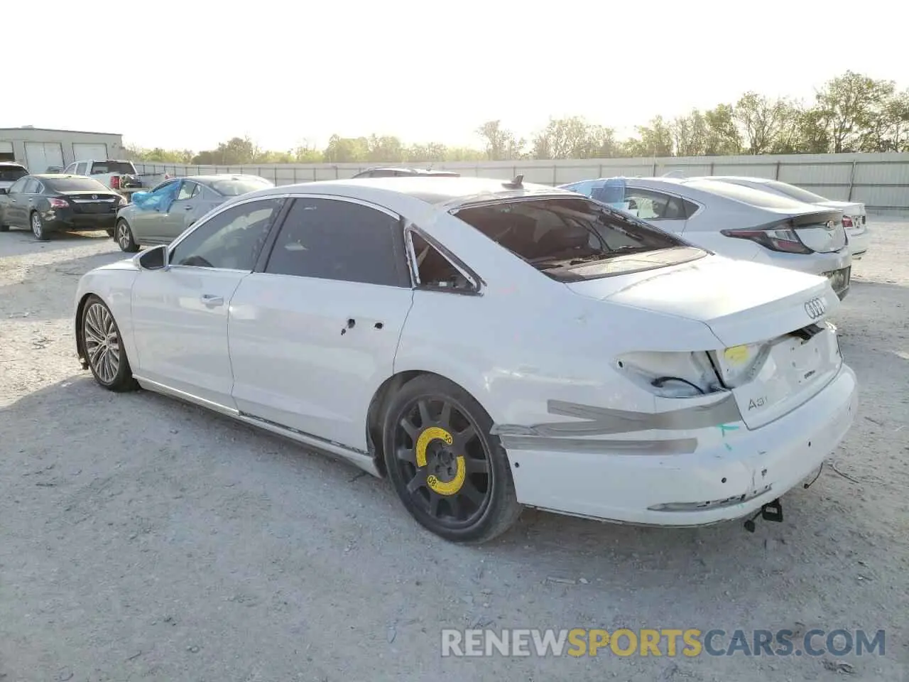 3 fotografías del automóvil dañado WAU8DAF84KN006364 AUDI A8 2019