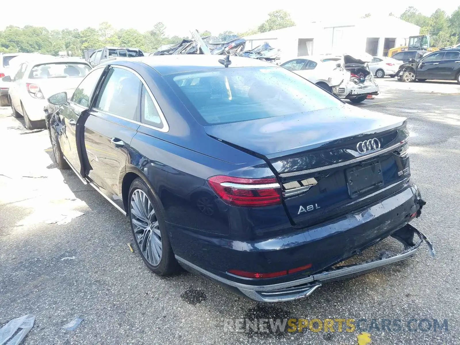3 fotografías del automóvil dañado WAU8DAF85KN003084 AUDI A8 2019