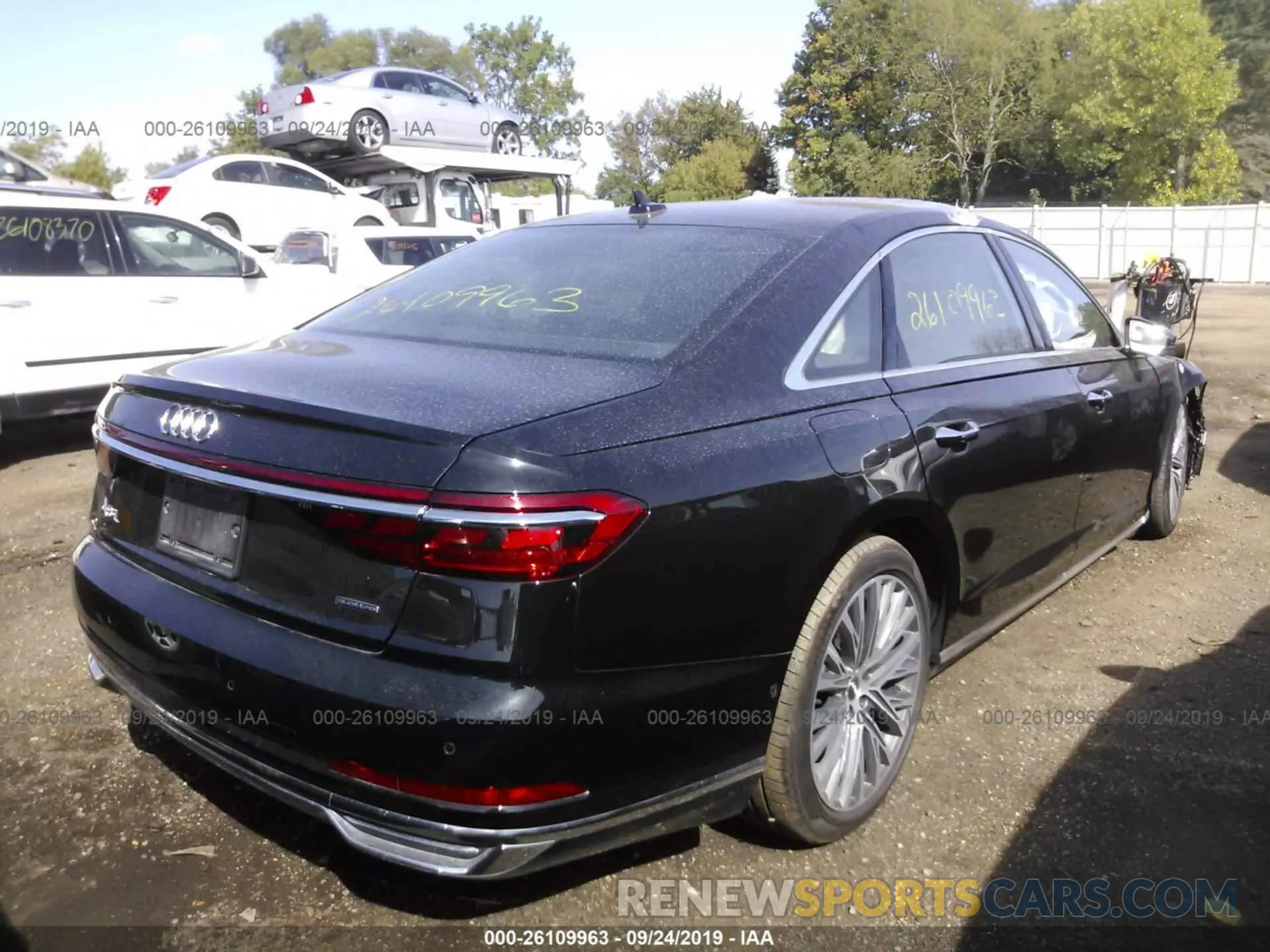 4 fotografías del automóvil dañado WAU8DAF85KN012836 AUDI A8 2019