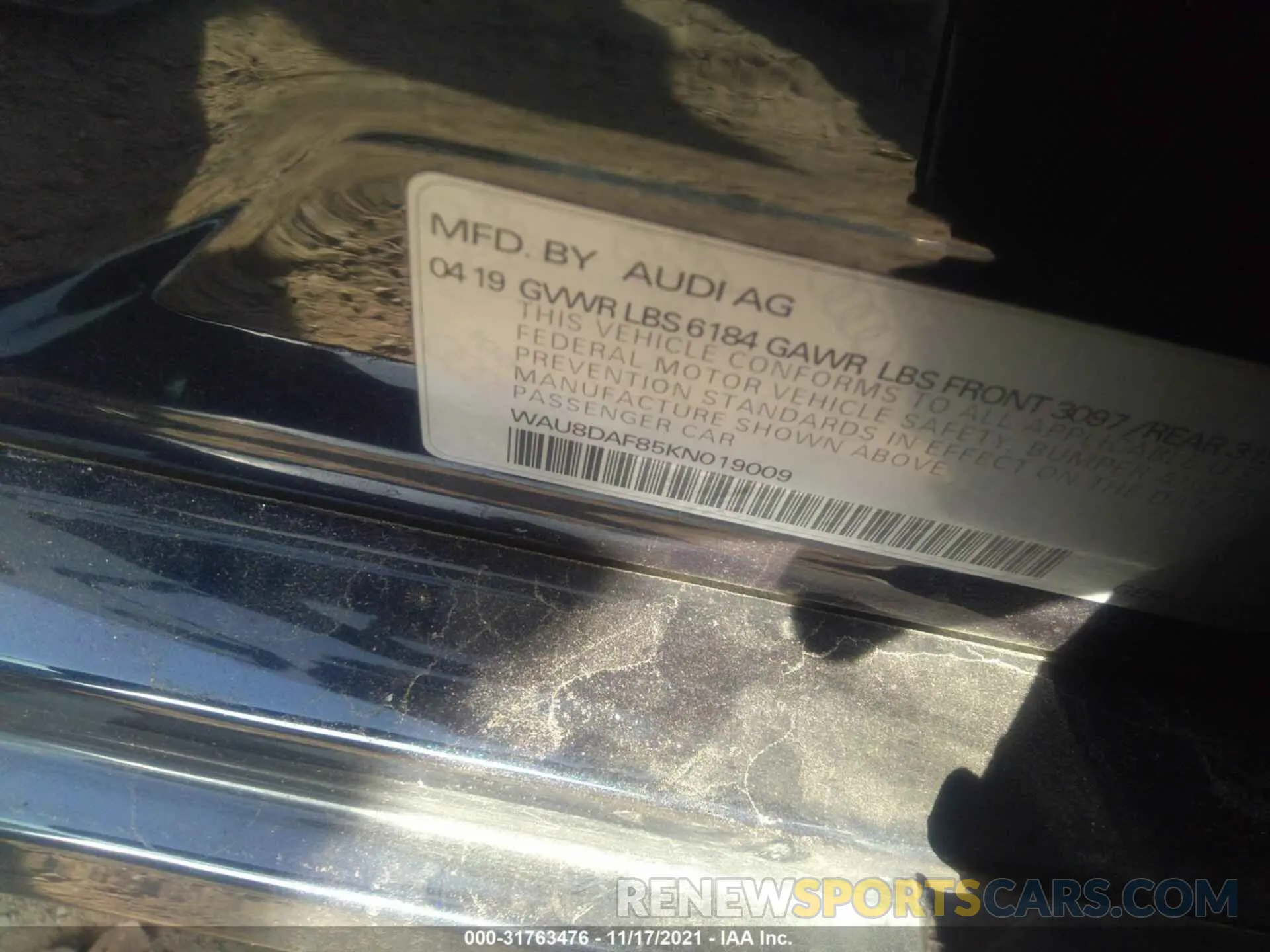 9 fotografías del automóvil dañado WAU8DAF85KN019009 AUDI A8 2019