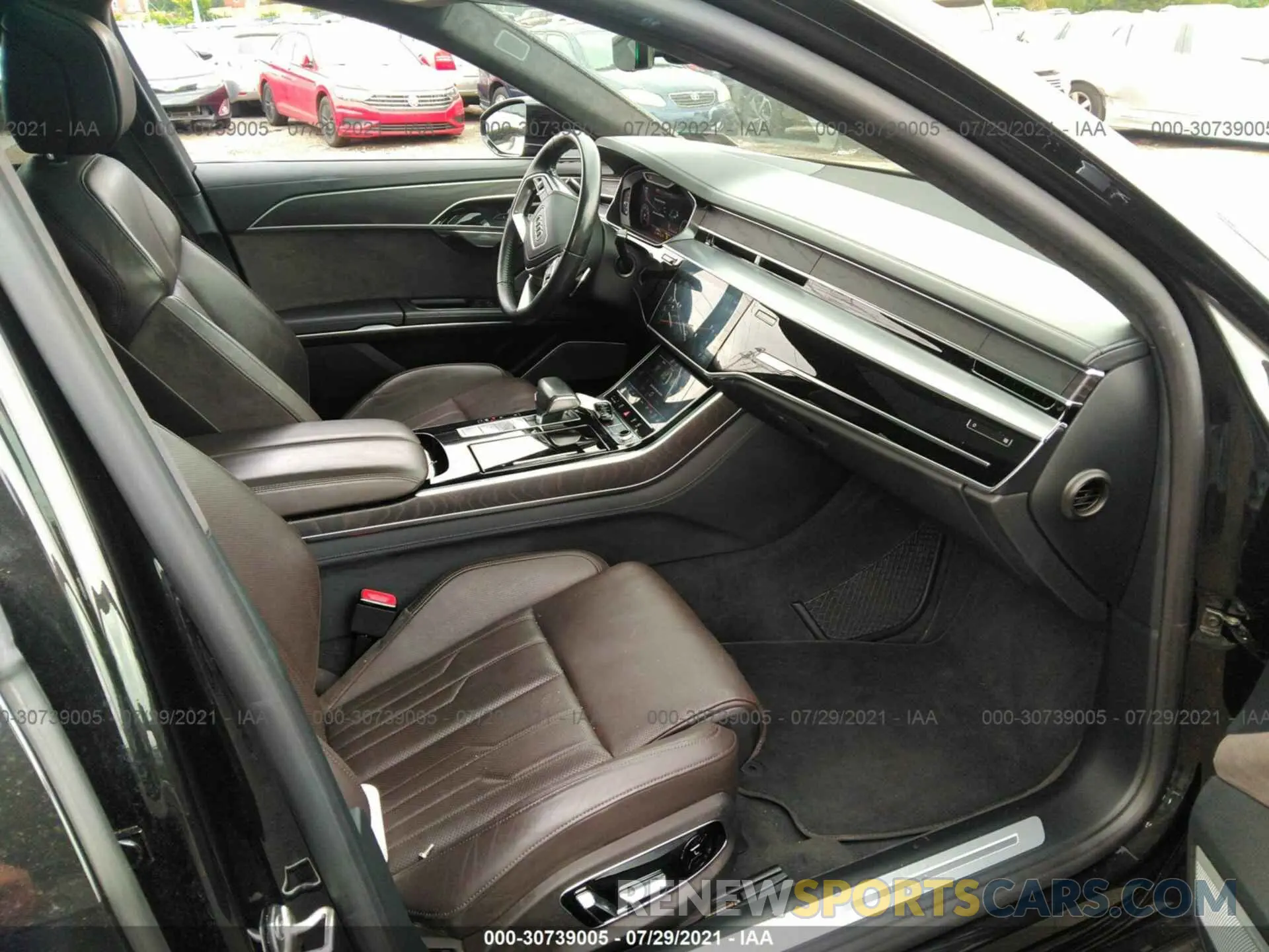 5 fotografías del automóvil dañado WAU8DAF86KN013199 AUDI A8 2019