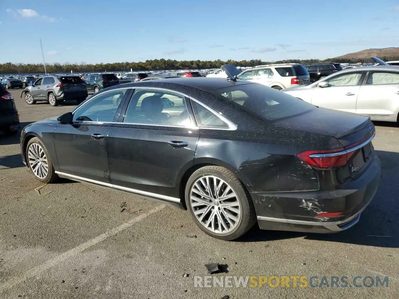 2 fotografías del automóvil dañado WAU8DAF87KN004768 AUDI A8 2019